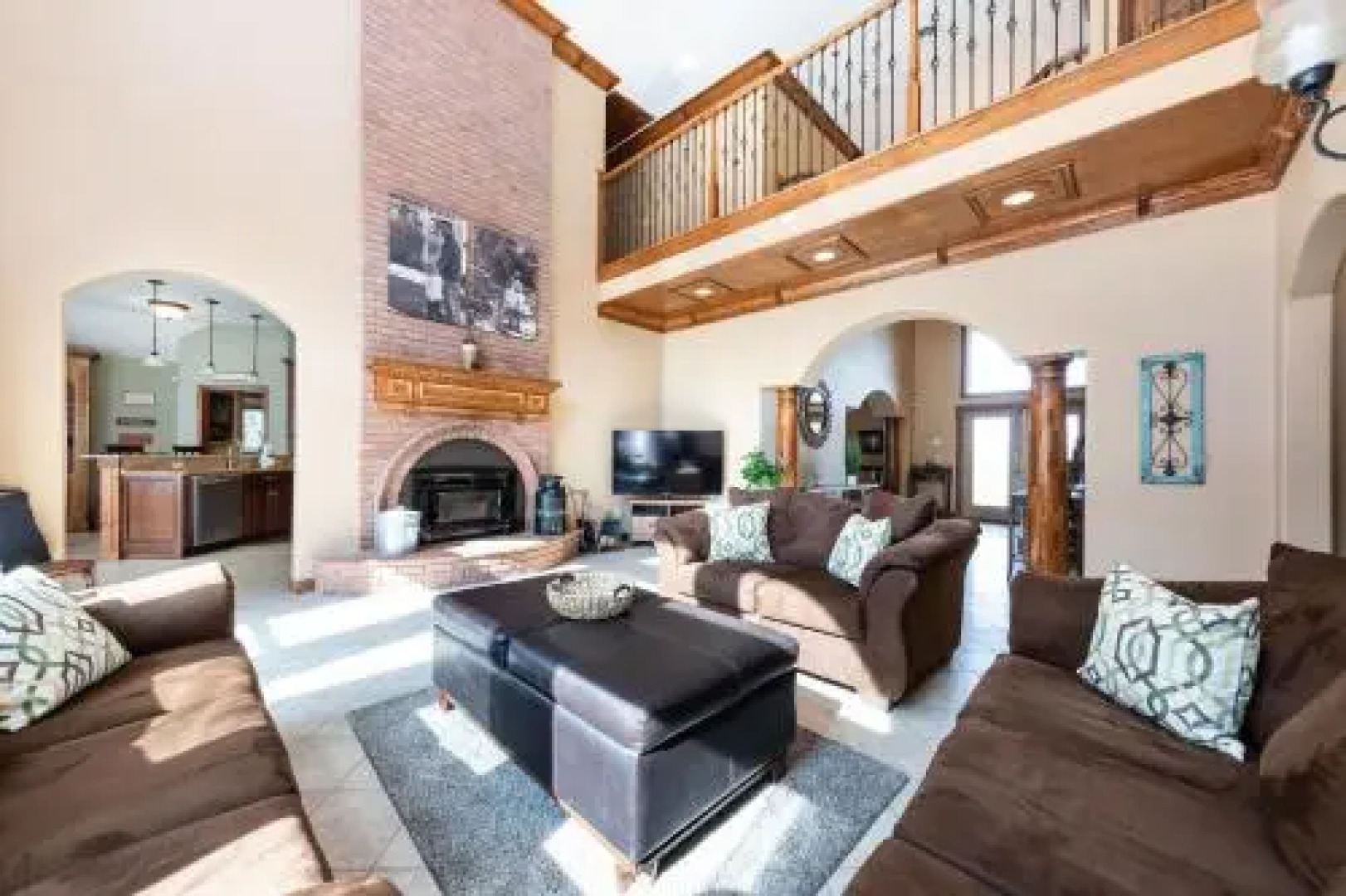 The Brooklyn Estate and Cottage