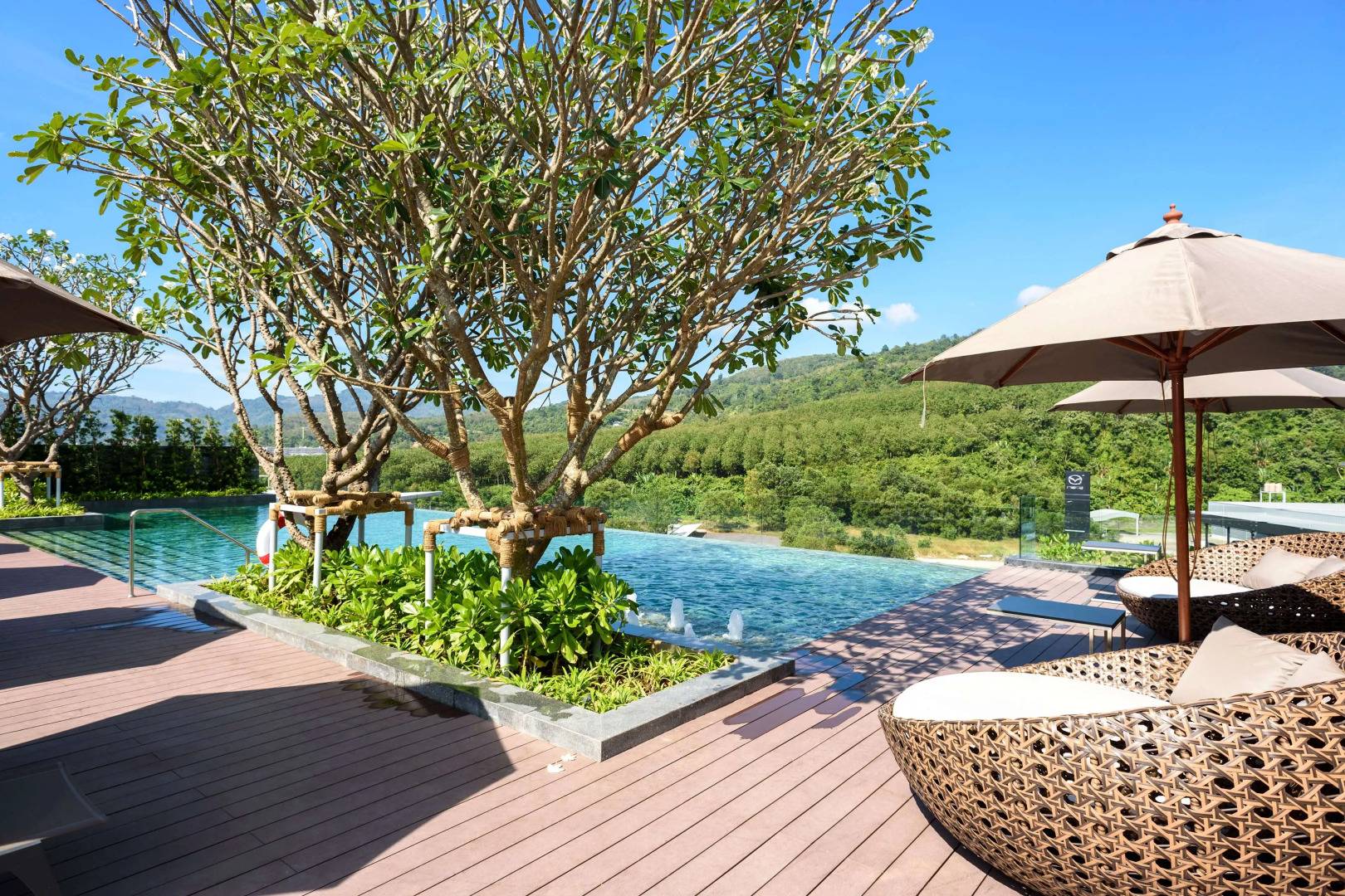 Ramada Plaza By Wyndham Chao Fah