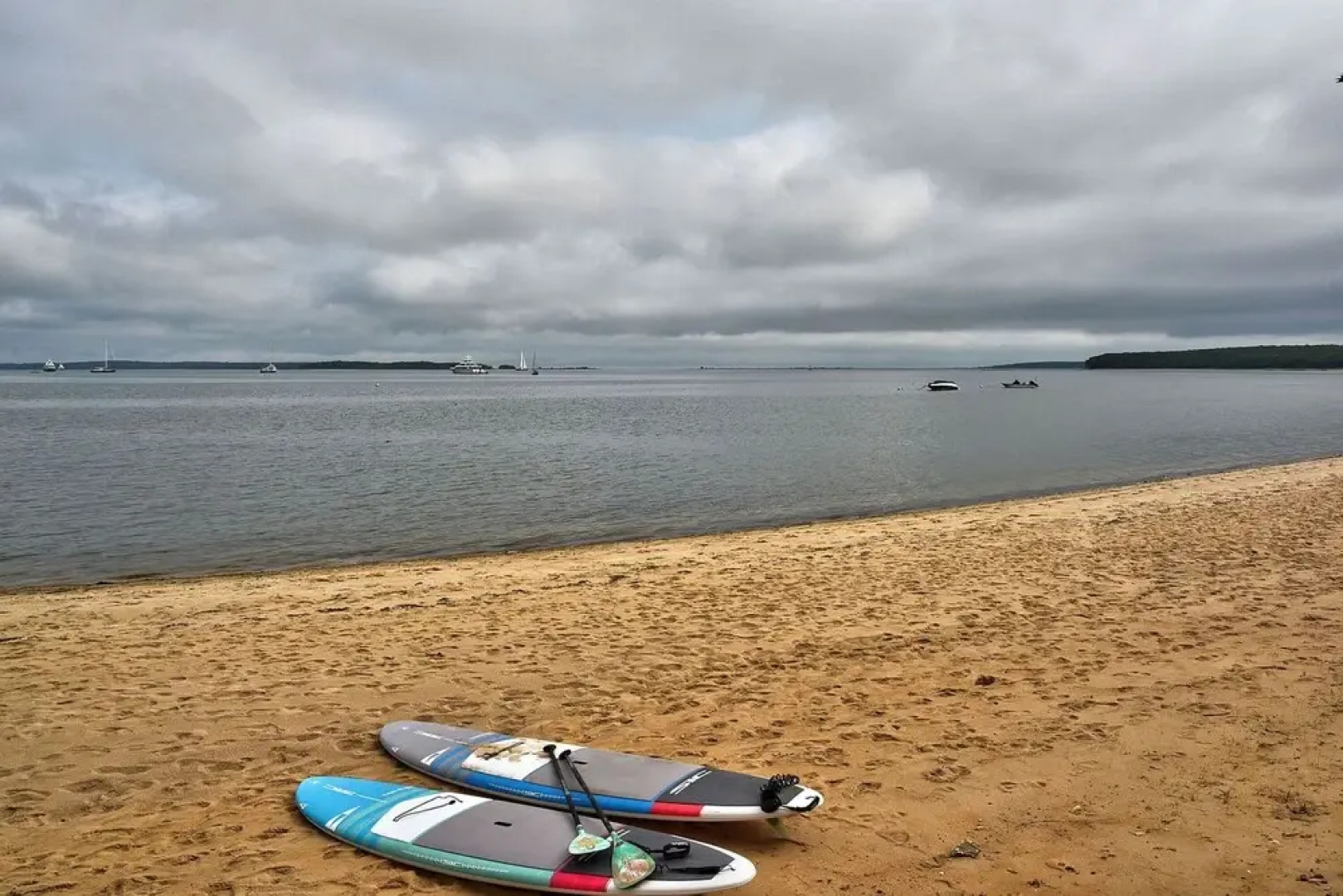 Sunset Villa by Rove Beachfront w Deck Pool