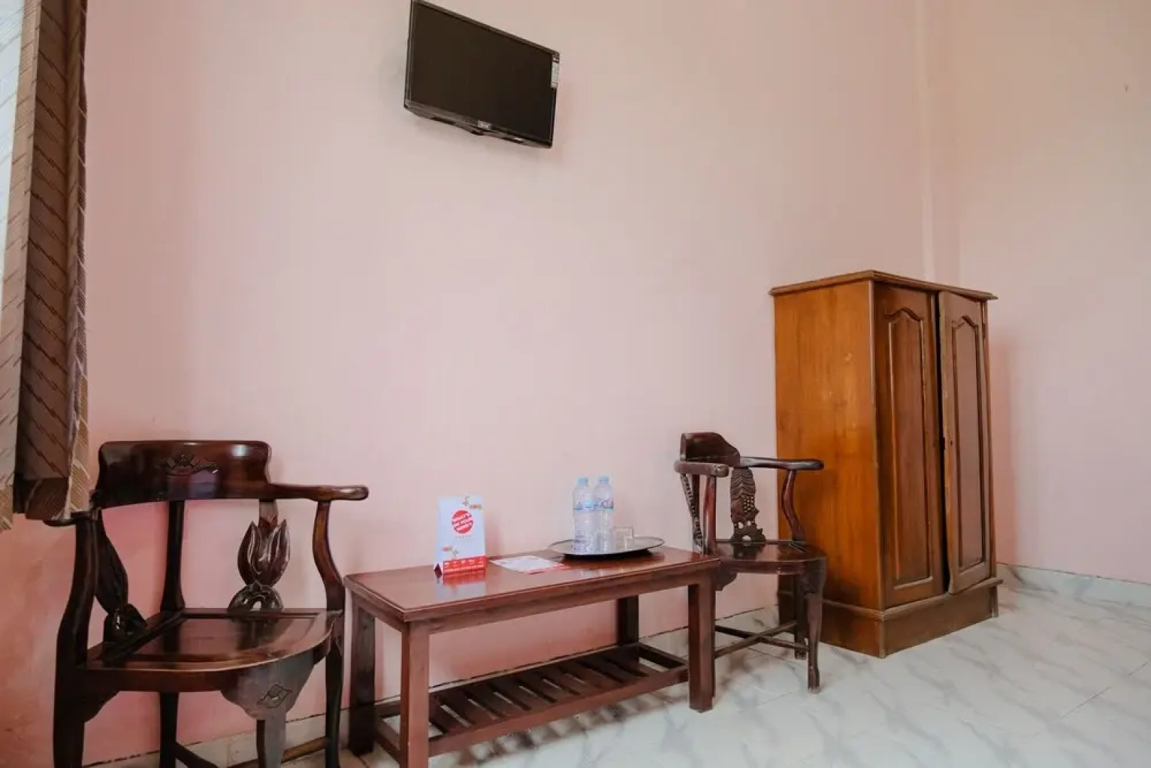 Hotel Istana Family by OYO Rooms