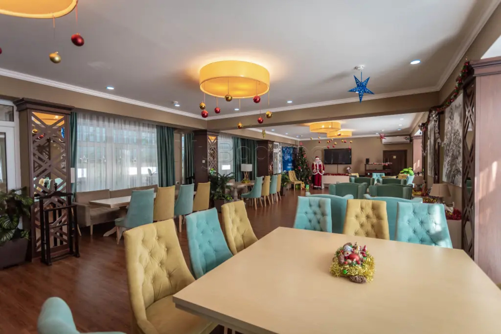 Lake House Resort hotel