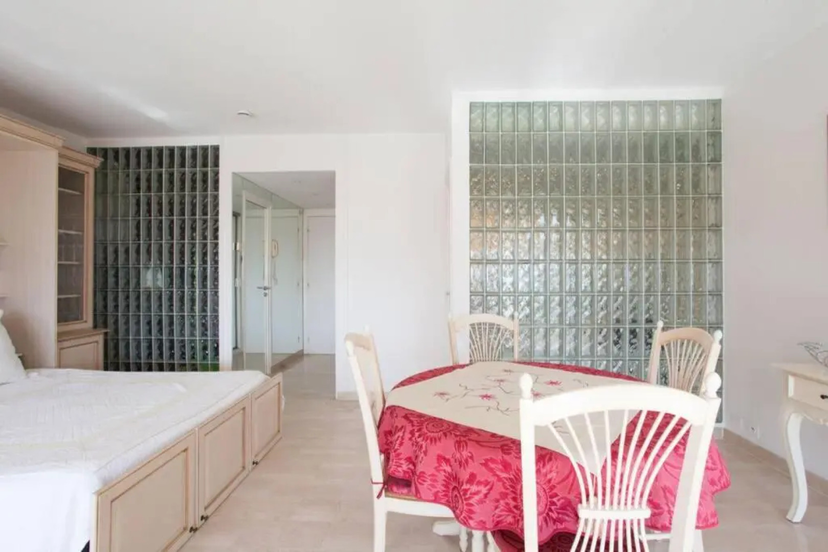 STUDIO STANDING VUE MER 2 PERS. 5 min.CANNES