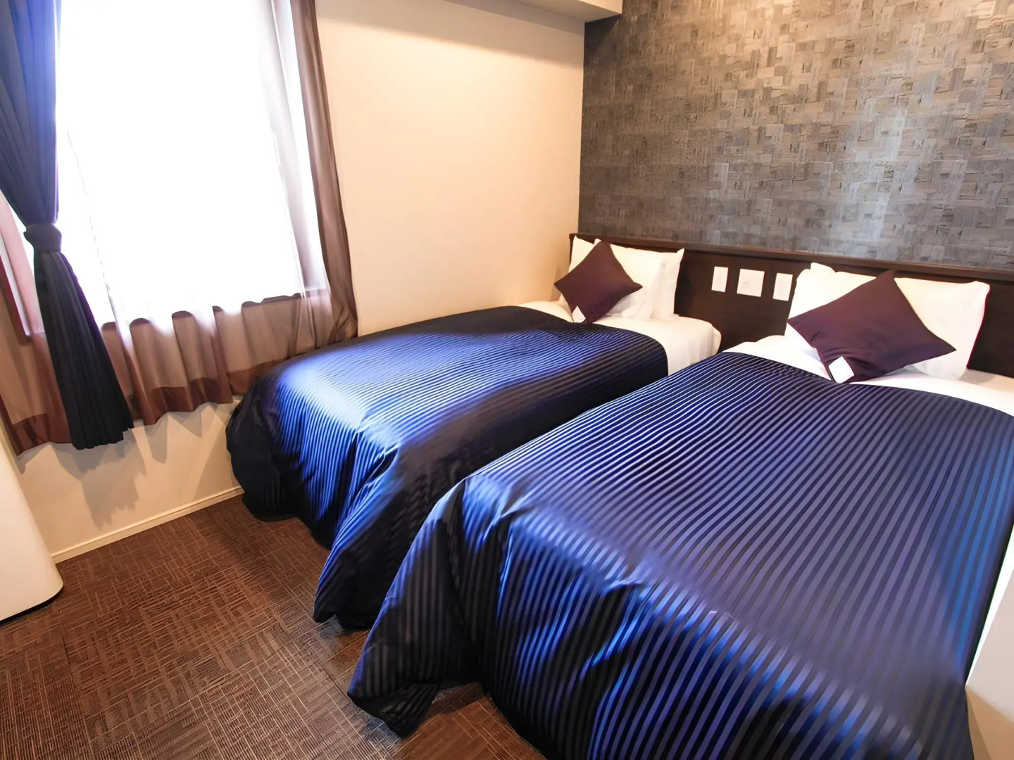 Hotel LiVEMAX Osaka Honmachi