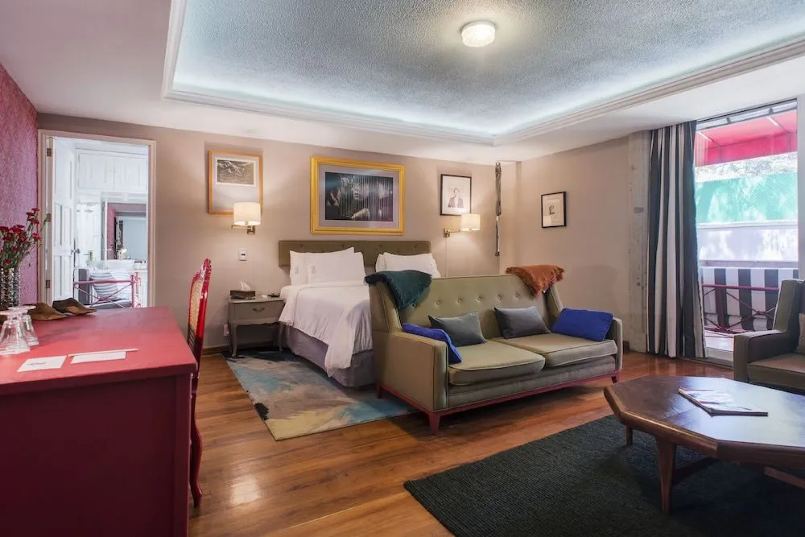 Pug Seal B&B Coyoacan