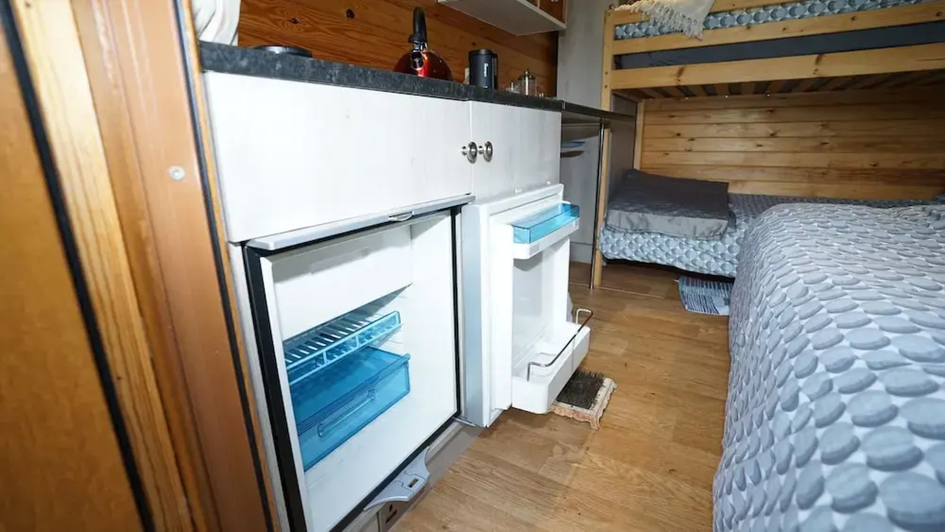 Beehive @ Westcote Glamping- Campsite