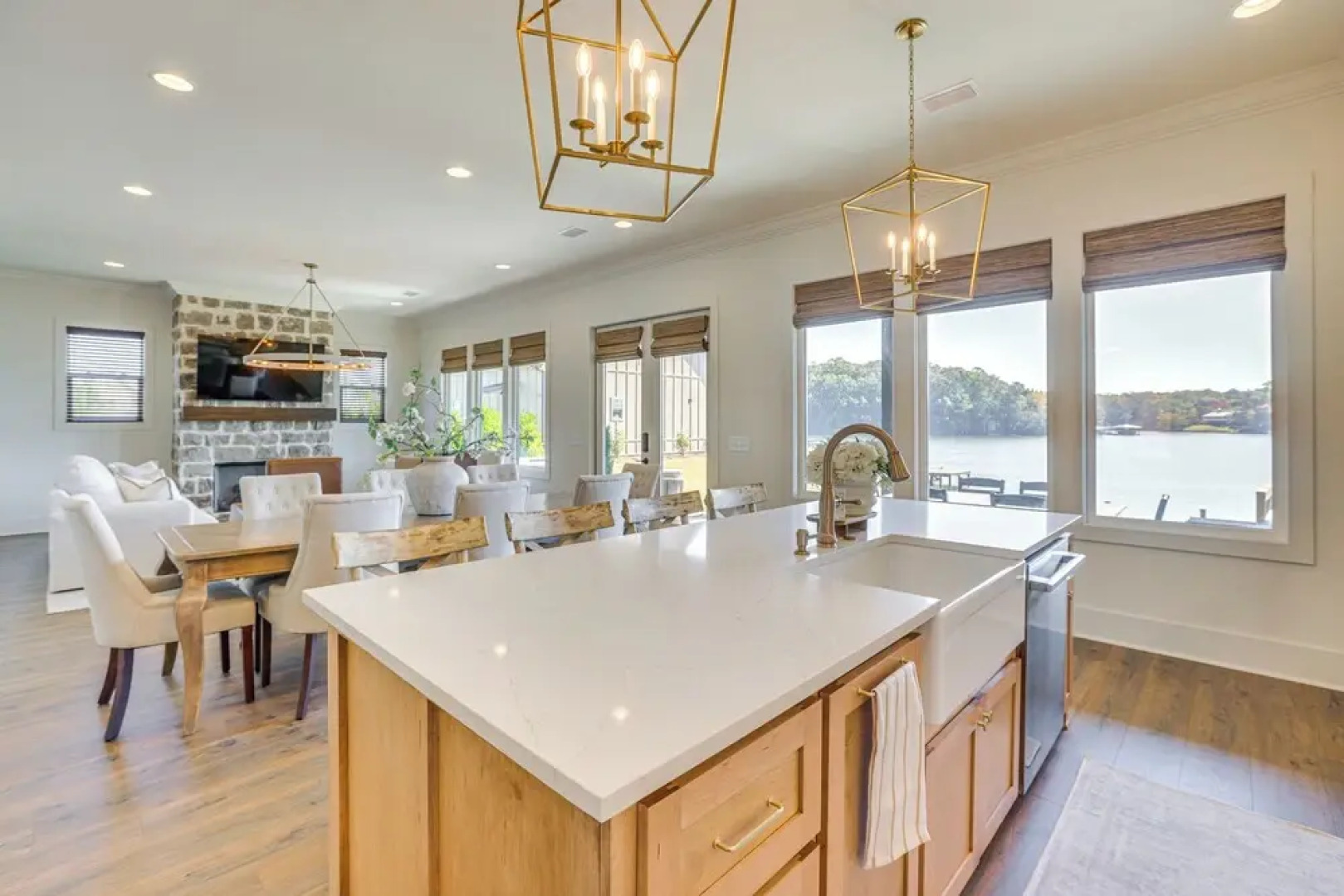 Waterfront Home in Alex City, Near Auburn