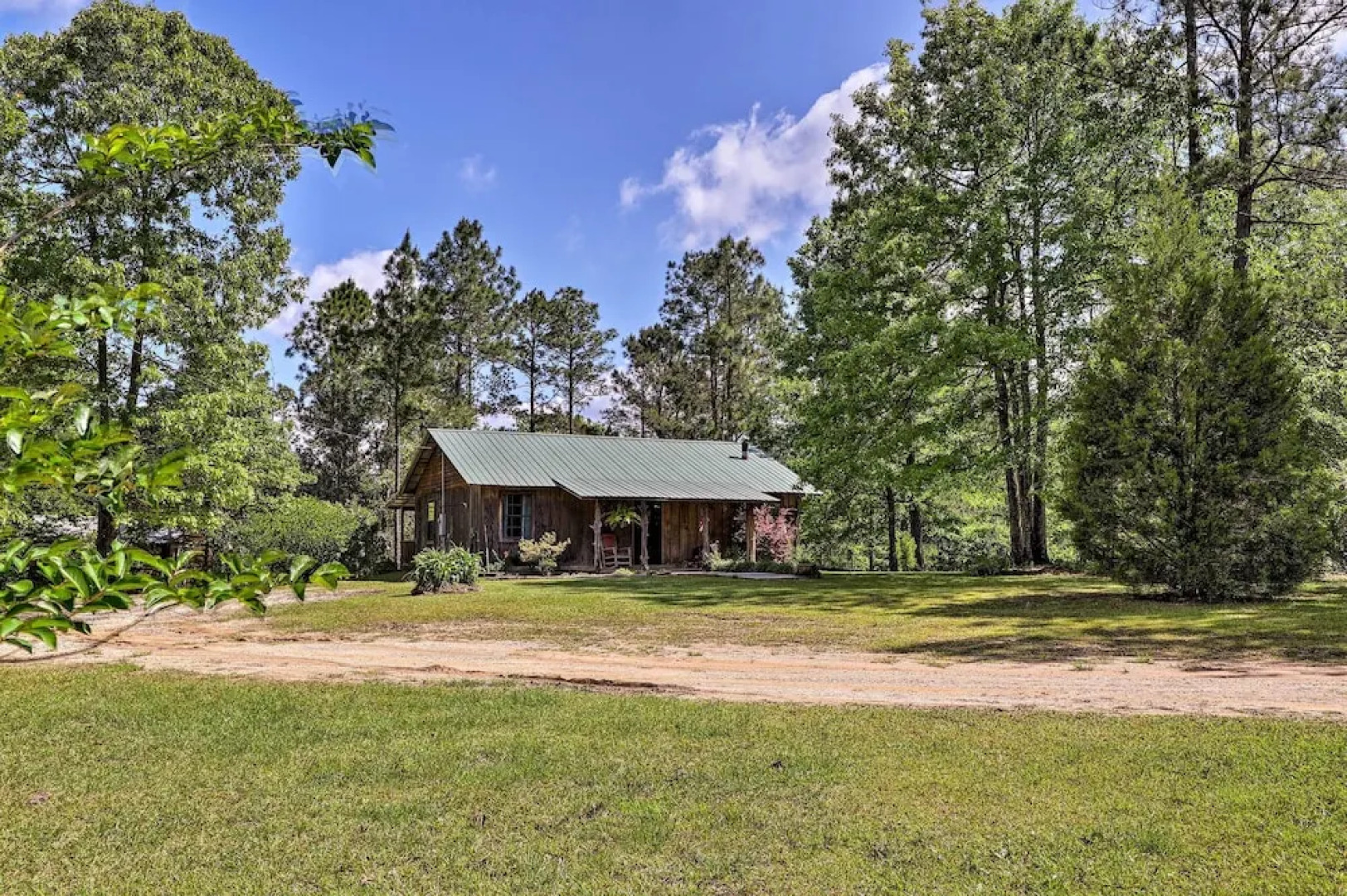 Secluded Cabin w/ Pond ~ 37 Mi to Gulf Coast!