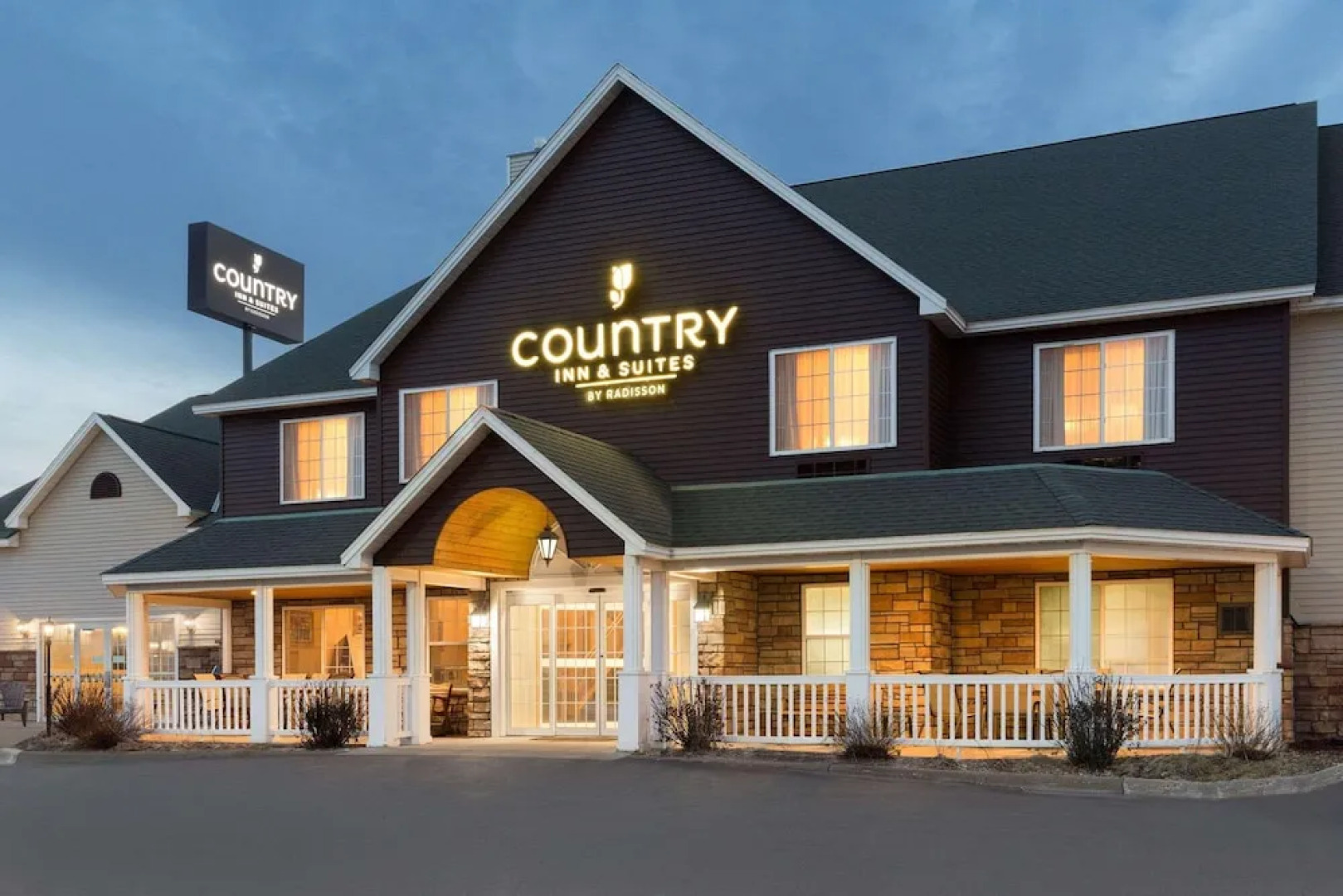 Country Inn & Suites By Carlson, Little Falls, MN