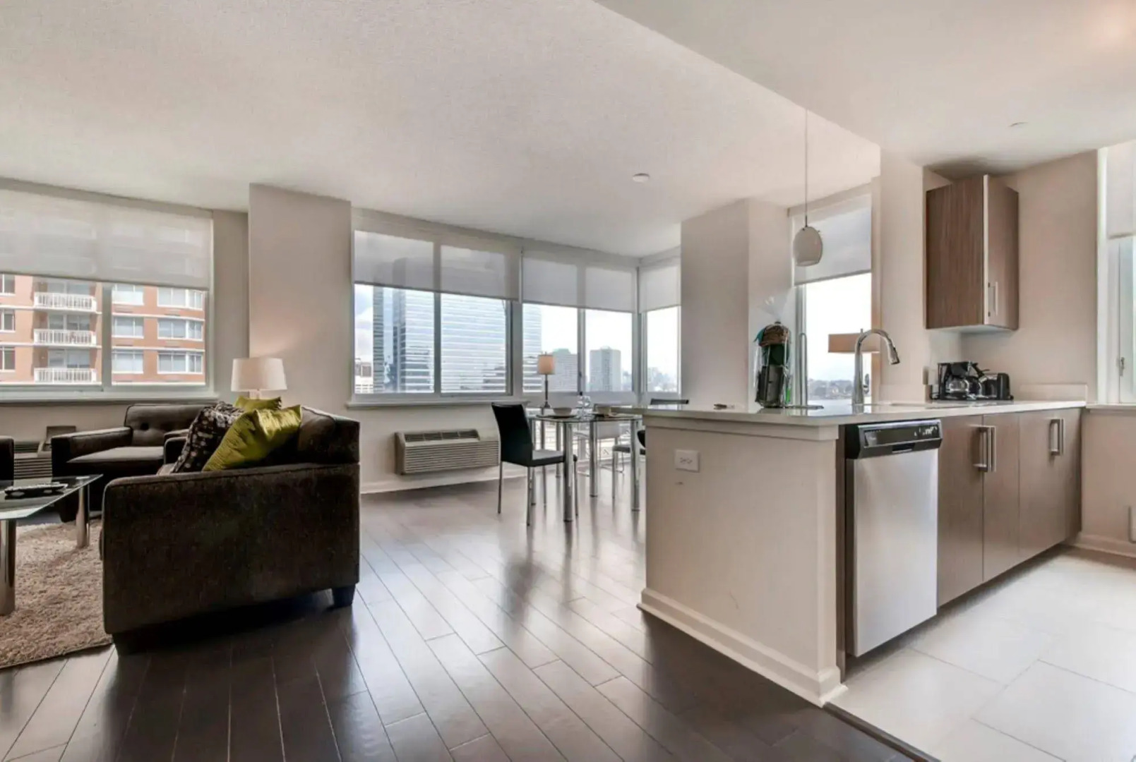 Global Luxury Suites at Newport