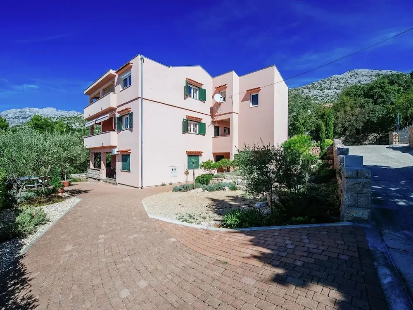 Modern Apartment near Sea in Starigrad