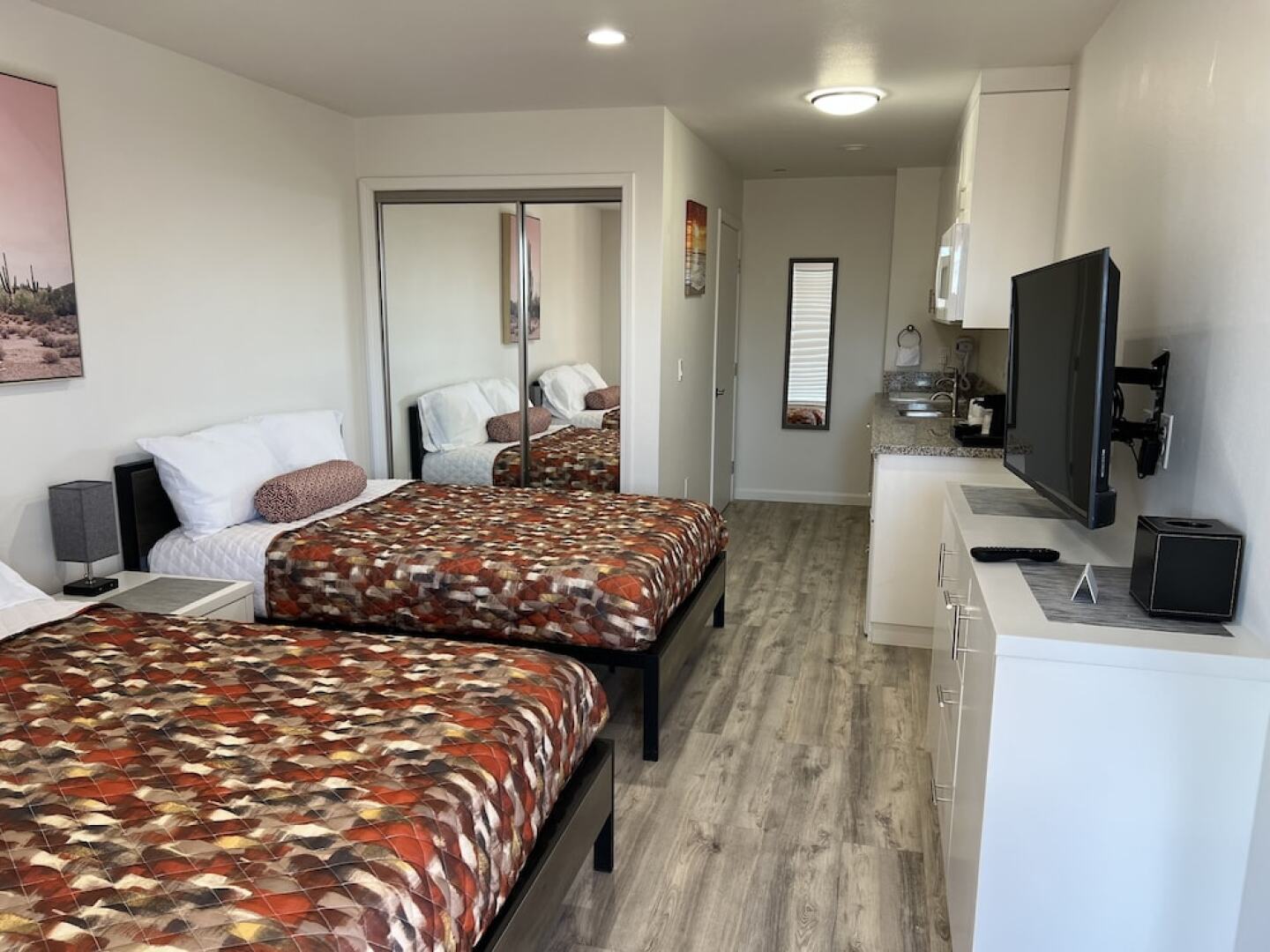 Villa Alamari Inn And Suites