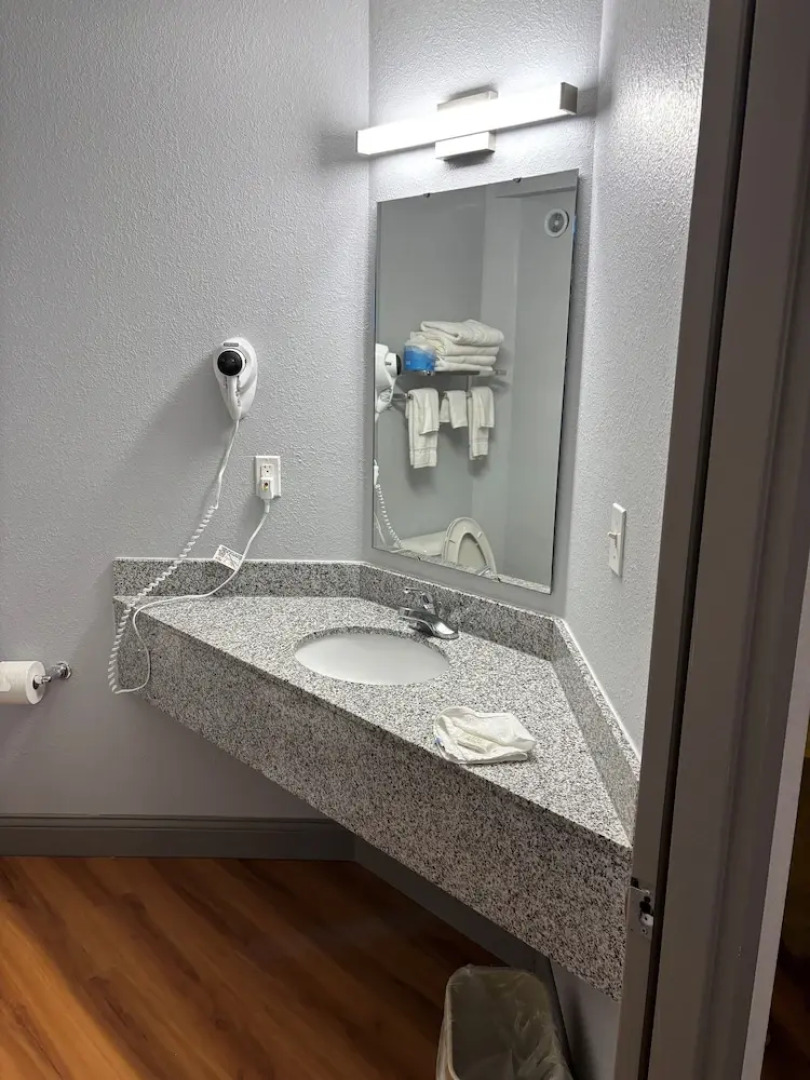 Americas Best Value Inn Kingdom City