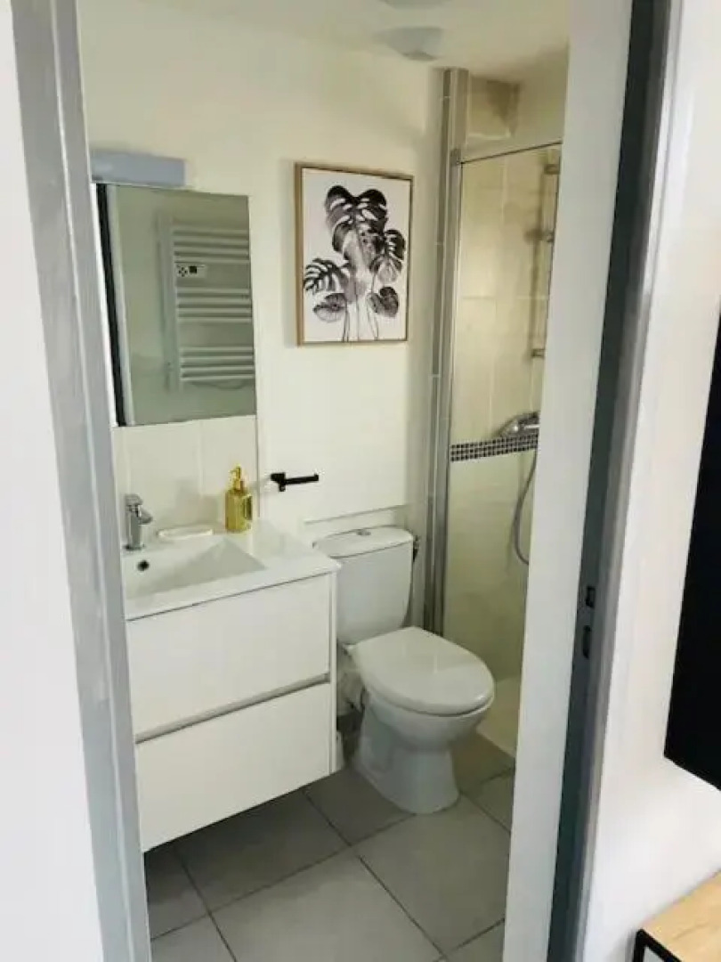 Agréable Maison 2 chambres, parking gratuit, proche centre ville et A10