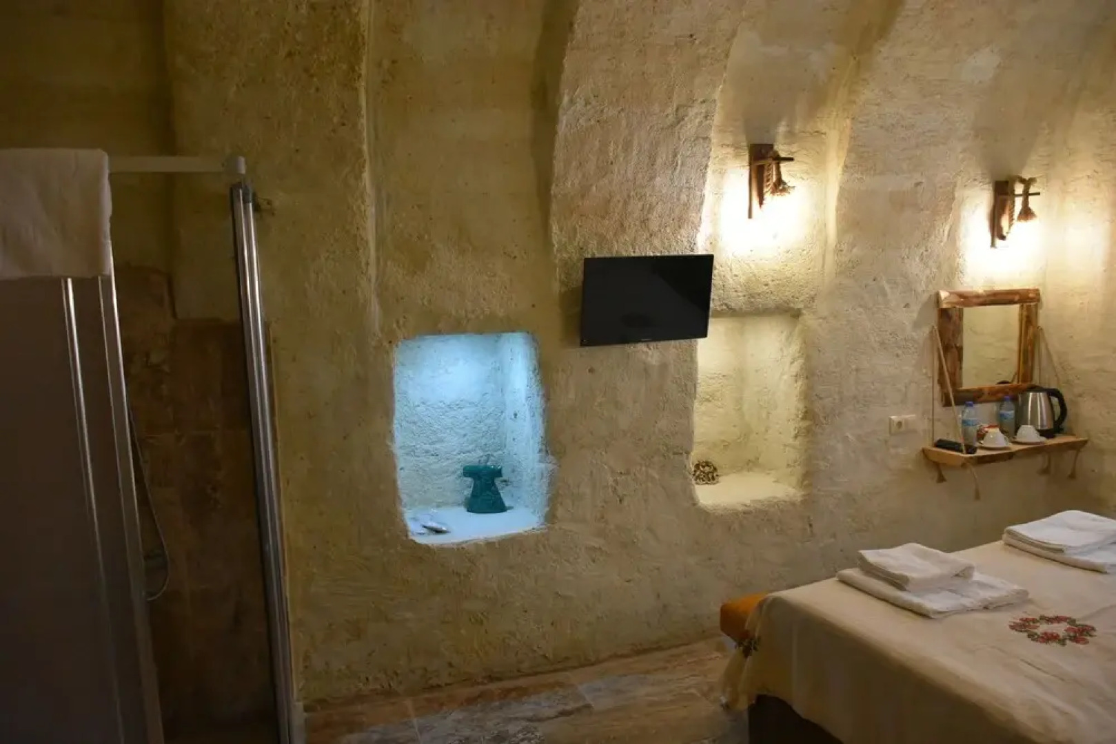 Glamada Cave Suites