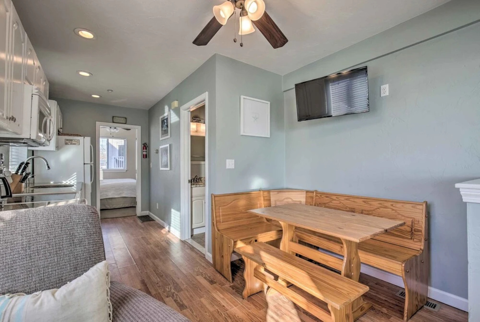 York Beachfront Condo - Steps to Long Sands!