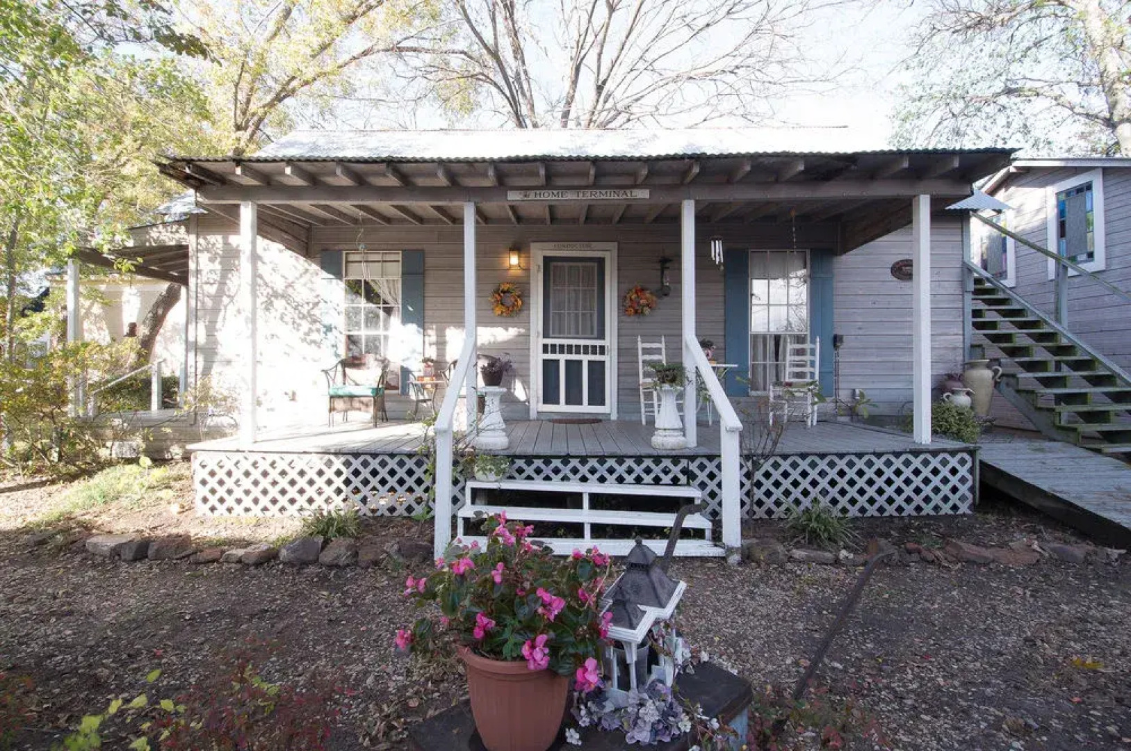 Munzesheimer Manor Bed & Breakfast