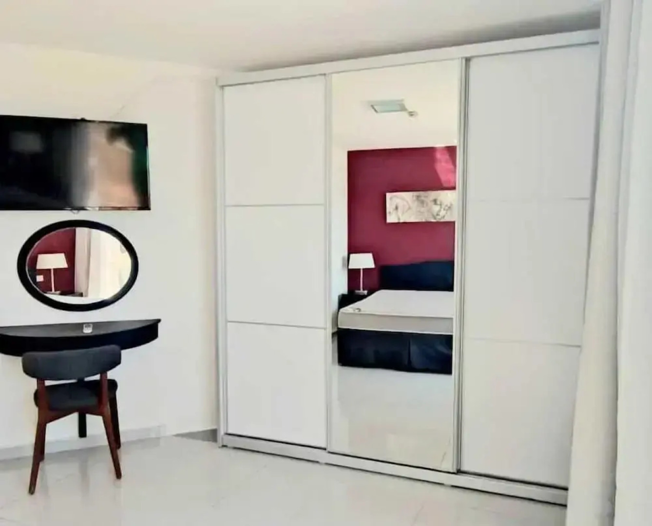 SHaYaSH apartments Leonardo Bat-Yam