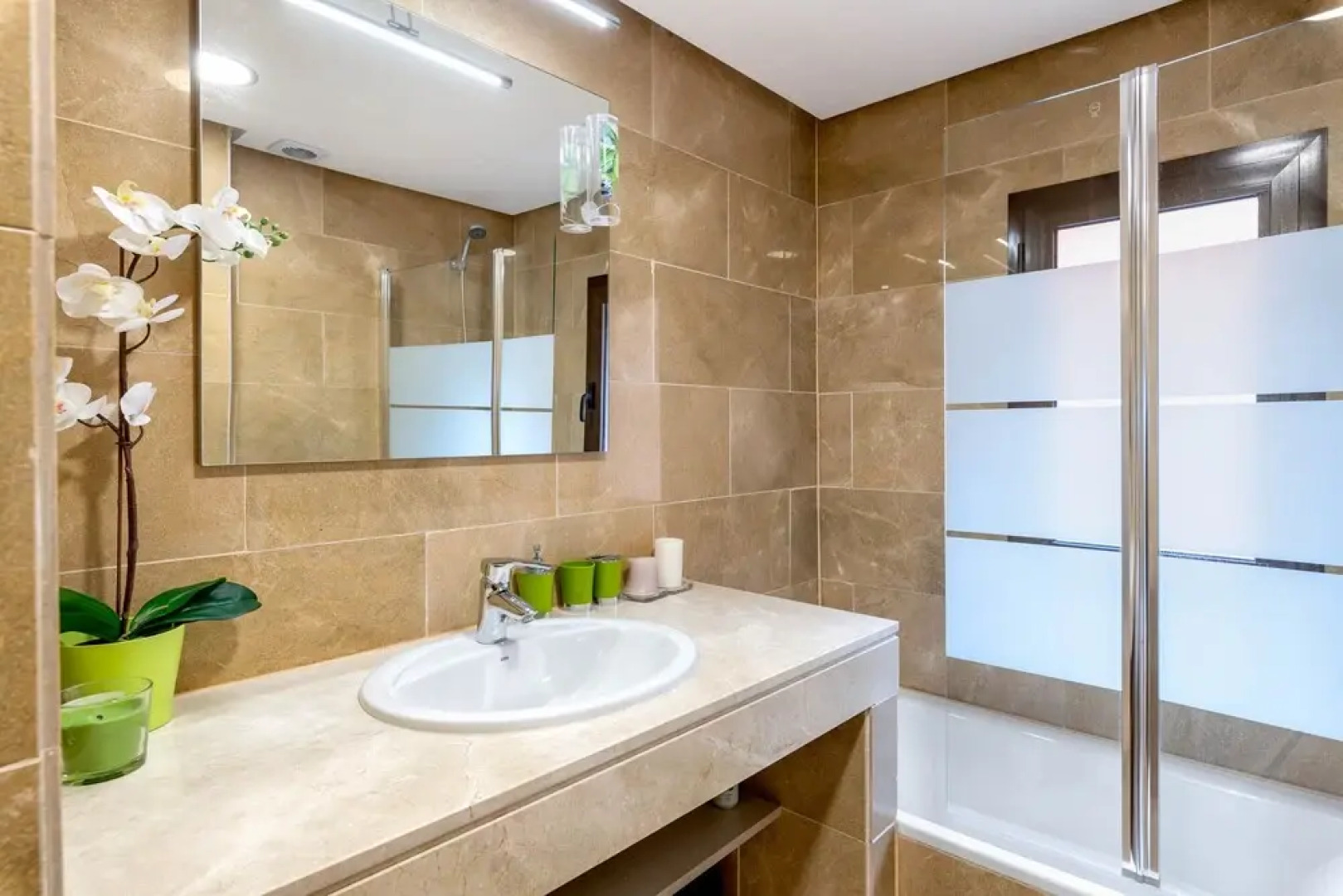 Coto Real Duquesa - Deluxe 2BR Apartment in Manilva, Sea Views, Pool, Wifi