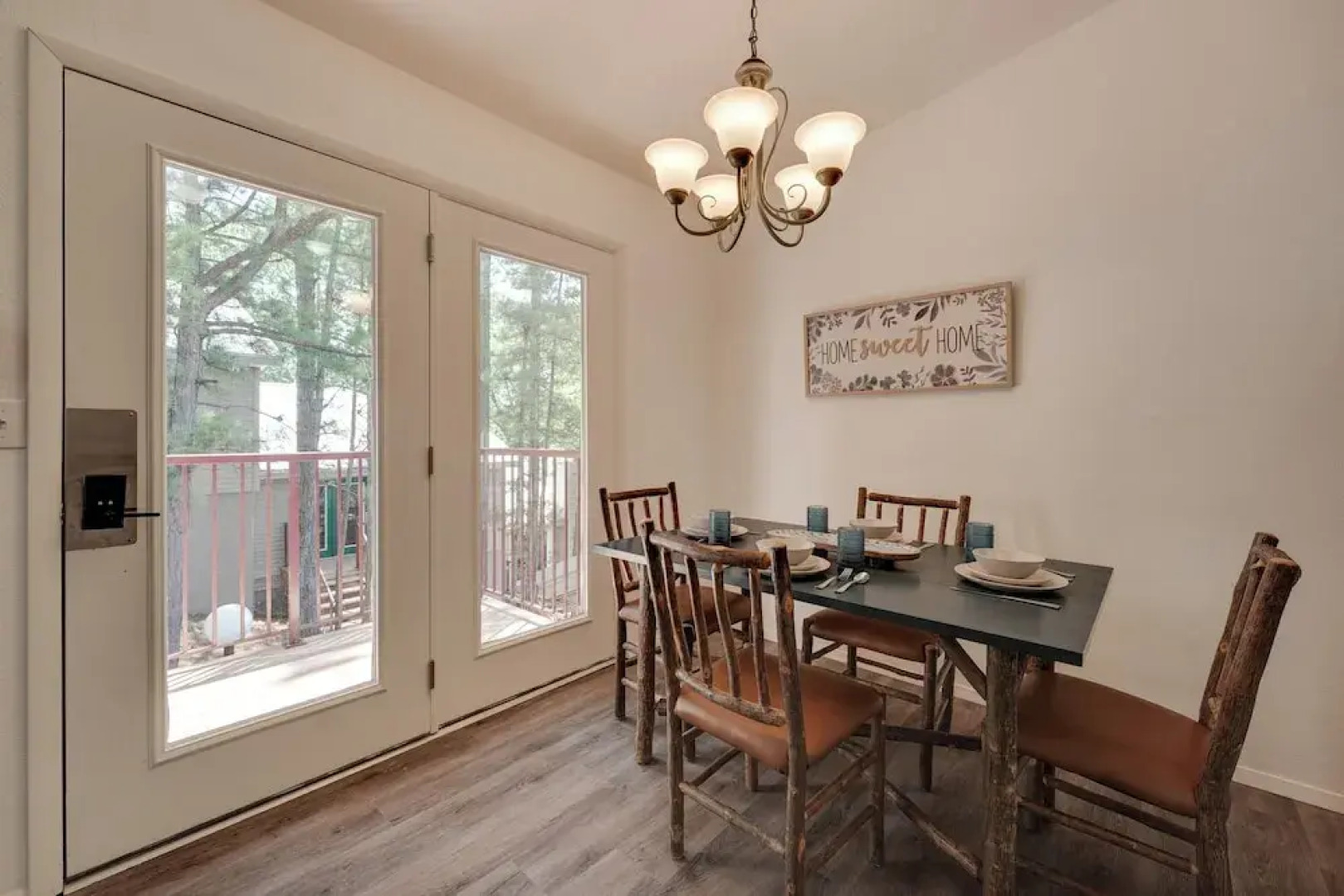 0.5 Mi to Table Rock Lake: Ozark Mountains Cabin