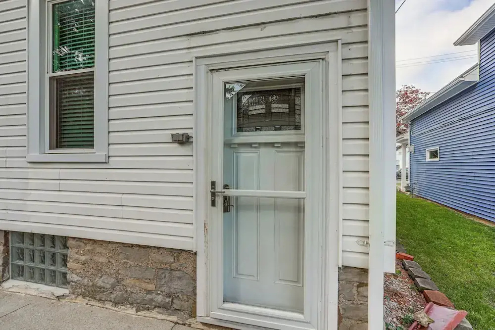 3 Mi to Cedar Point: Sunny Sandusky Home w/ Yard