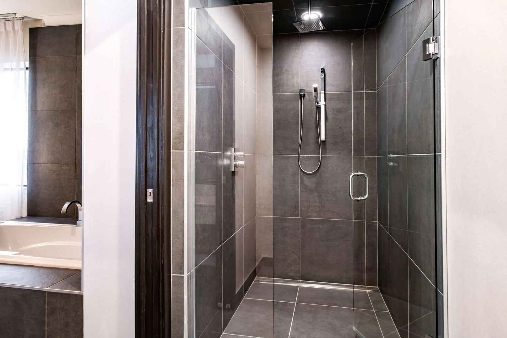 Clarion Hotel & Suites