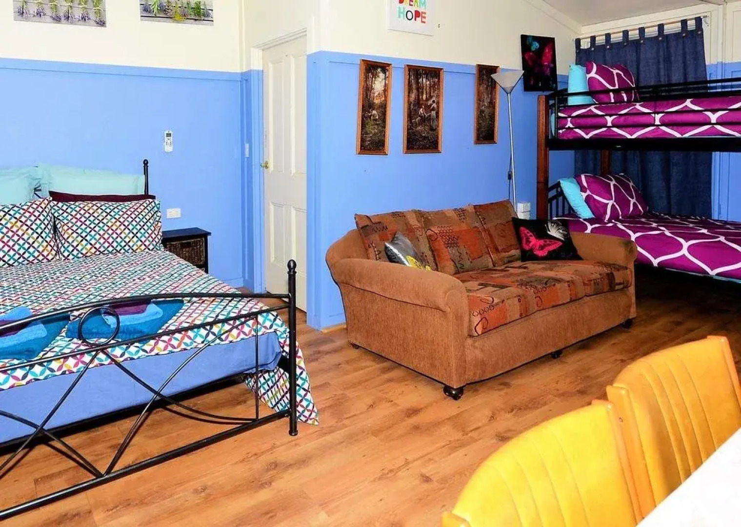 Wozza's B&B and Vault Cafe