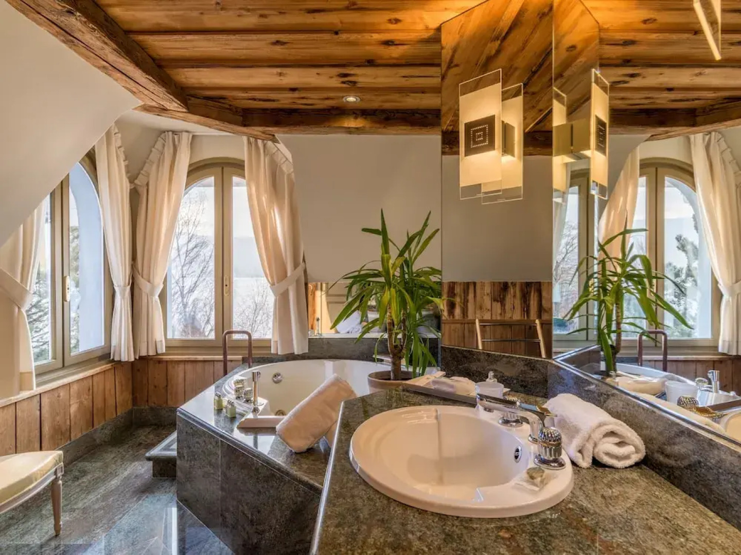 Hôtel Restaurant Yoann CONTE Bord du Lac