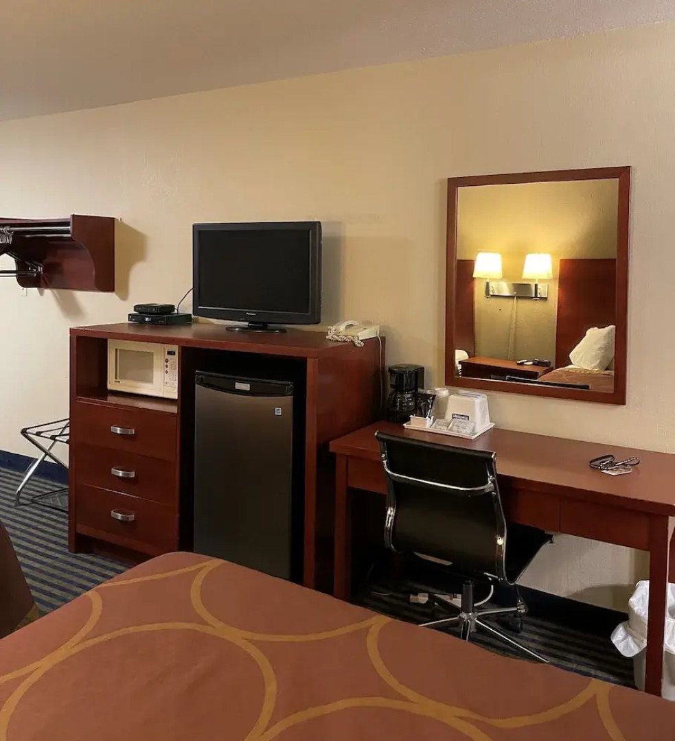 Travelodge Brooks AB