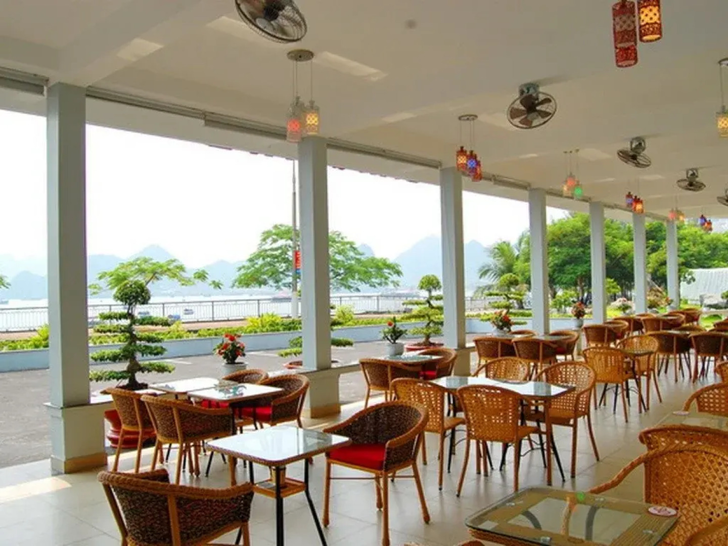 Hung Long Harbour Hotel