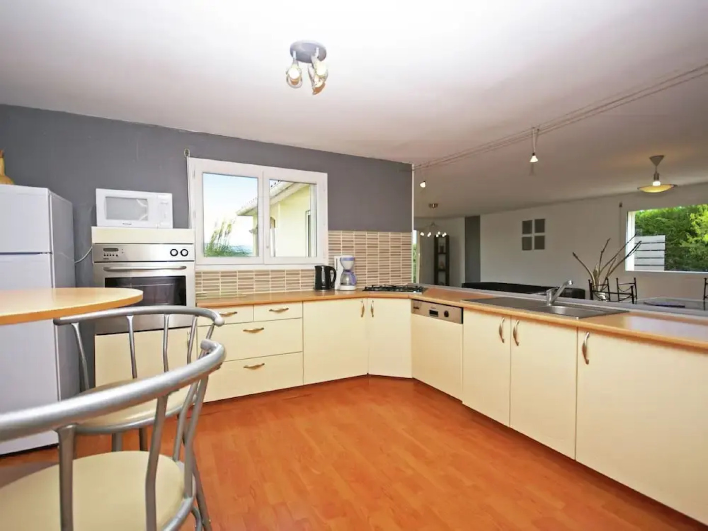 Beautifully Located Villa With Delightful Private Swimming Pool and Lovely View