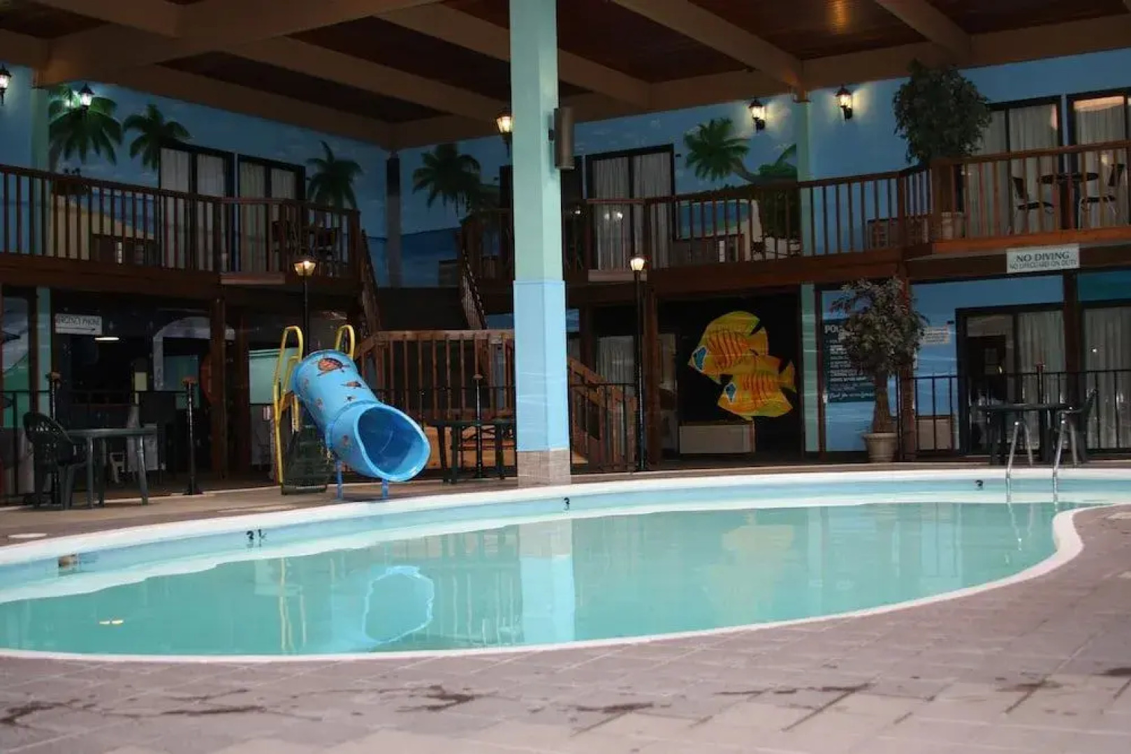 Gladstone Inn & Suites