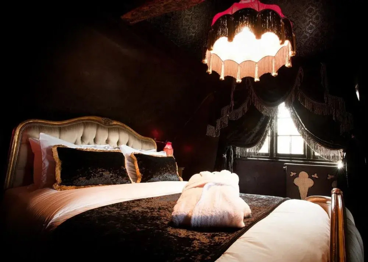 Crazy Bear Hotel-Beaconsfield