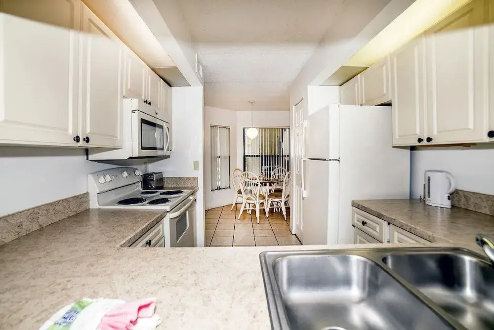 Shorewalk lakeview condo close to IMG