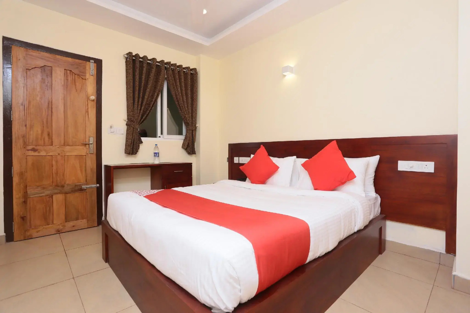 OYO 23318 West Gate Inn & Suites