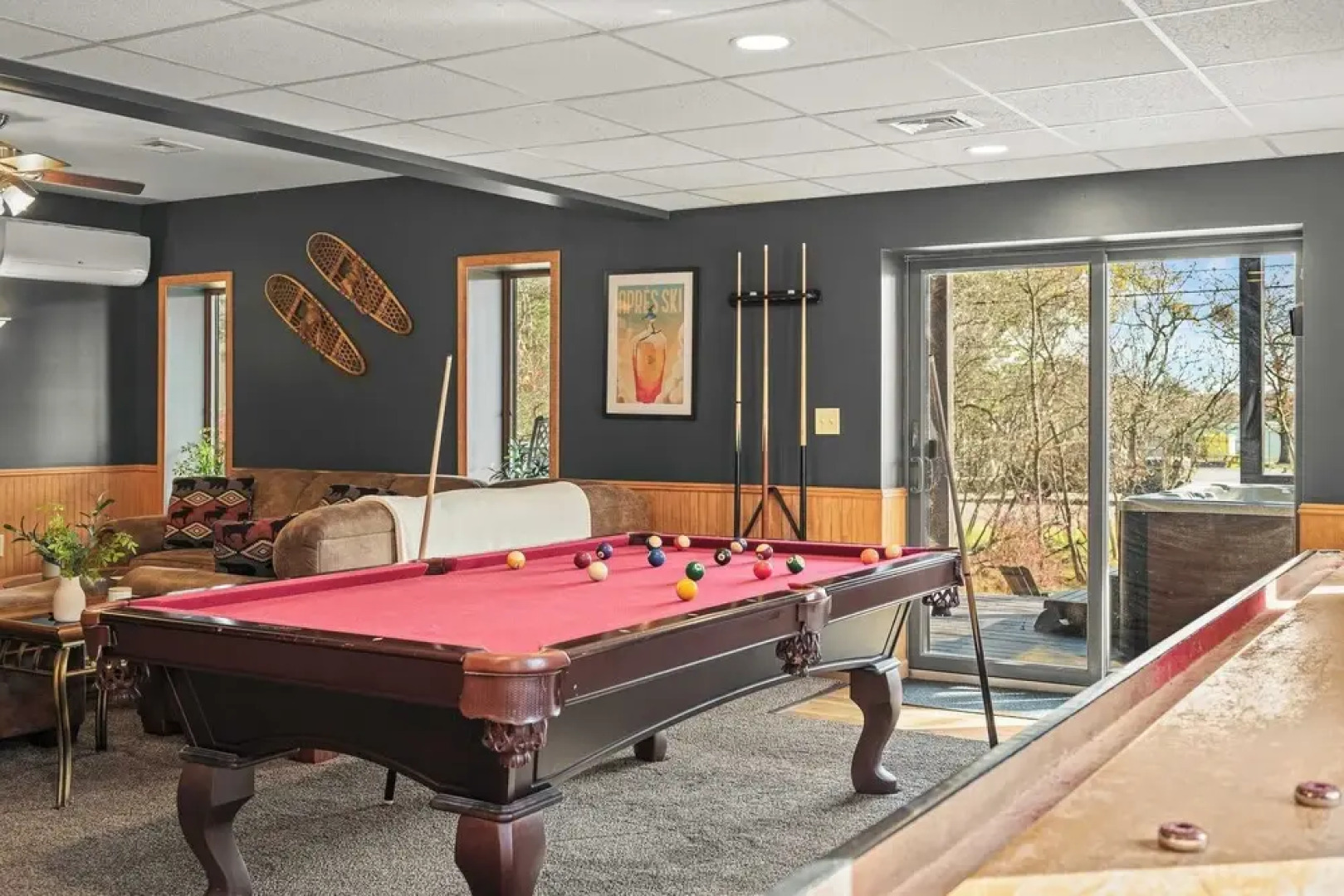 Lake View Chalet by Avantstay Lake Access + Deck