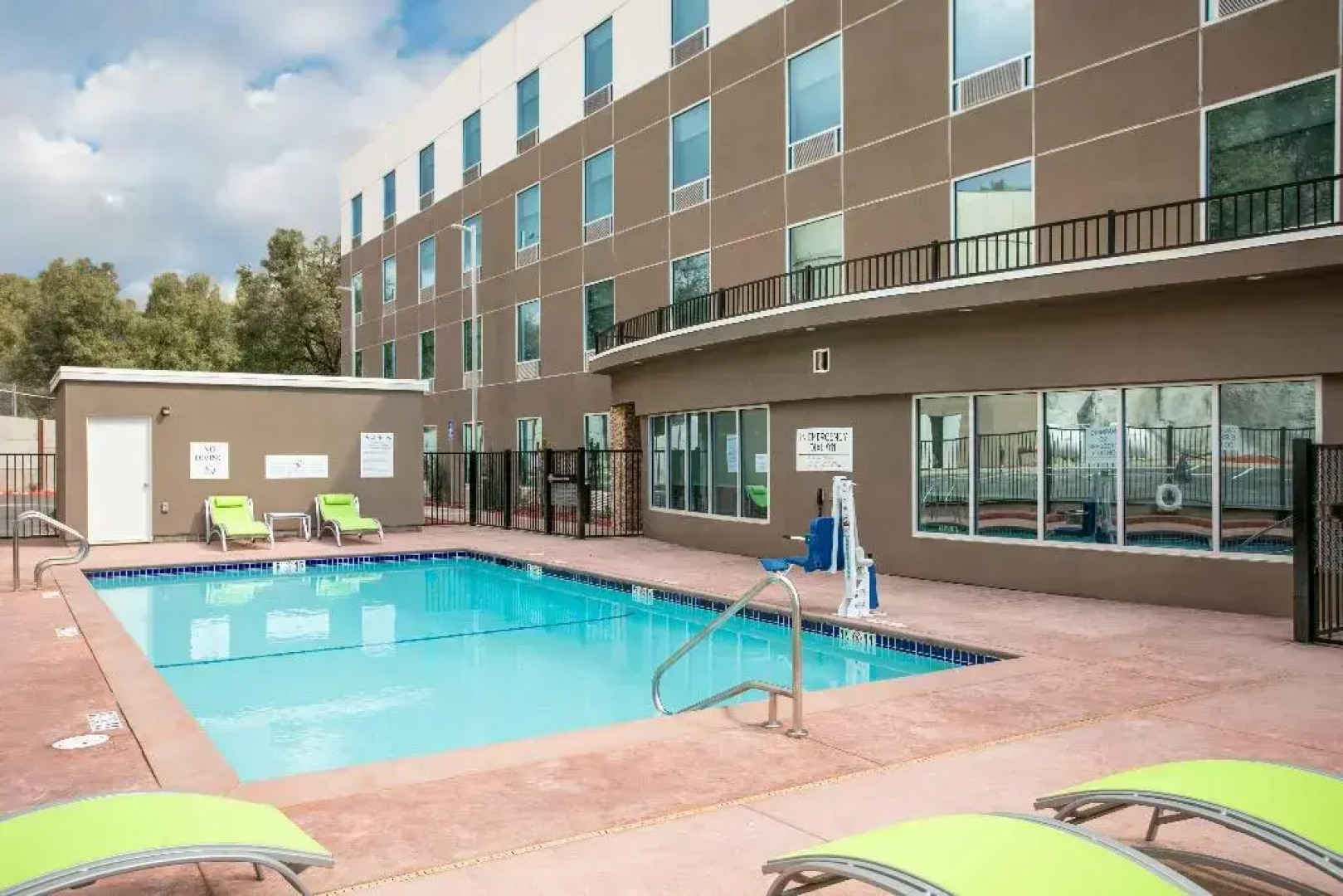 Holiday Inn Express & Suites Oakhurst - Yosemite Park Area by IHG