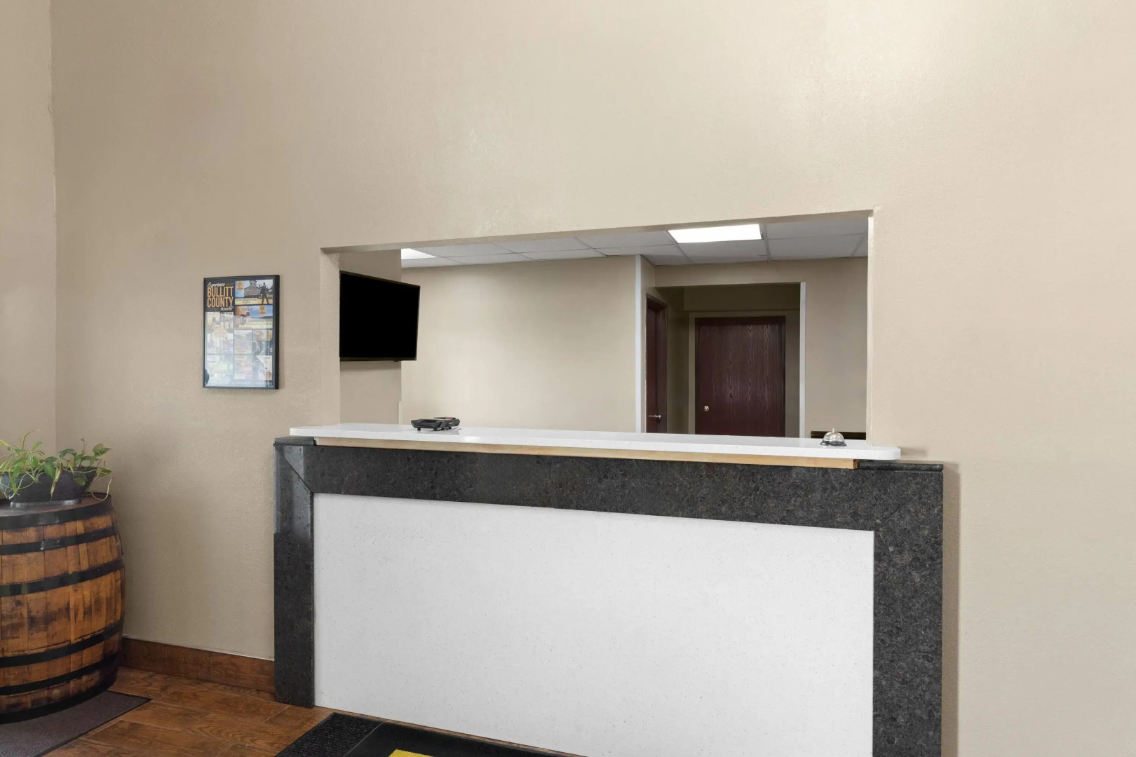 Super 8 by Wyndham Shepherdsville / Louisville South I65