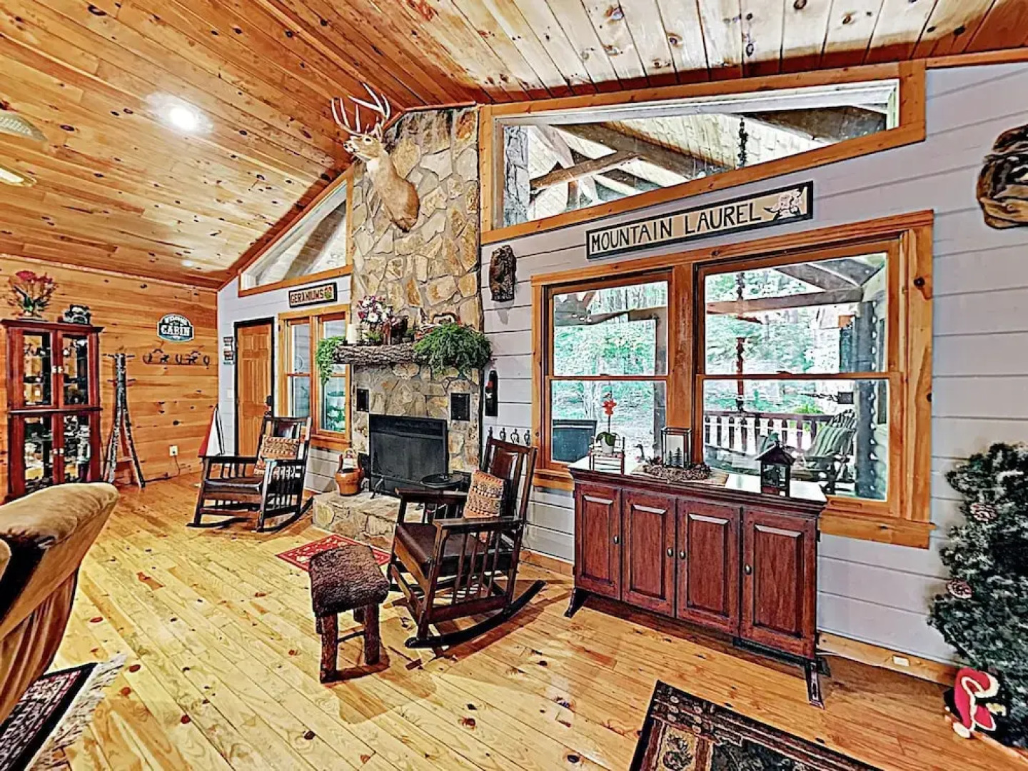 New Listing! Mountain Laurel Lodge W/ Hot Tub 5 Bedroom Home