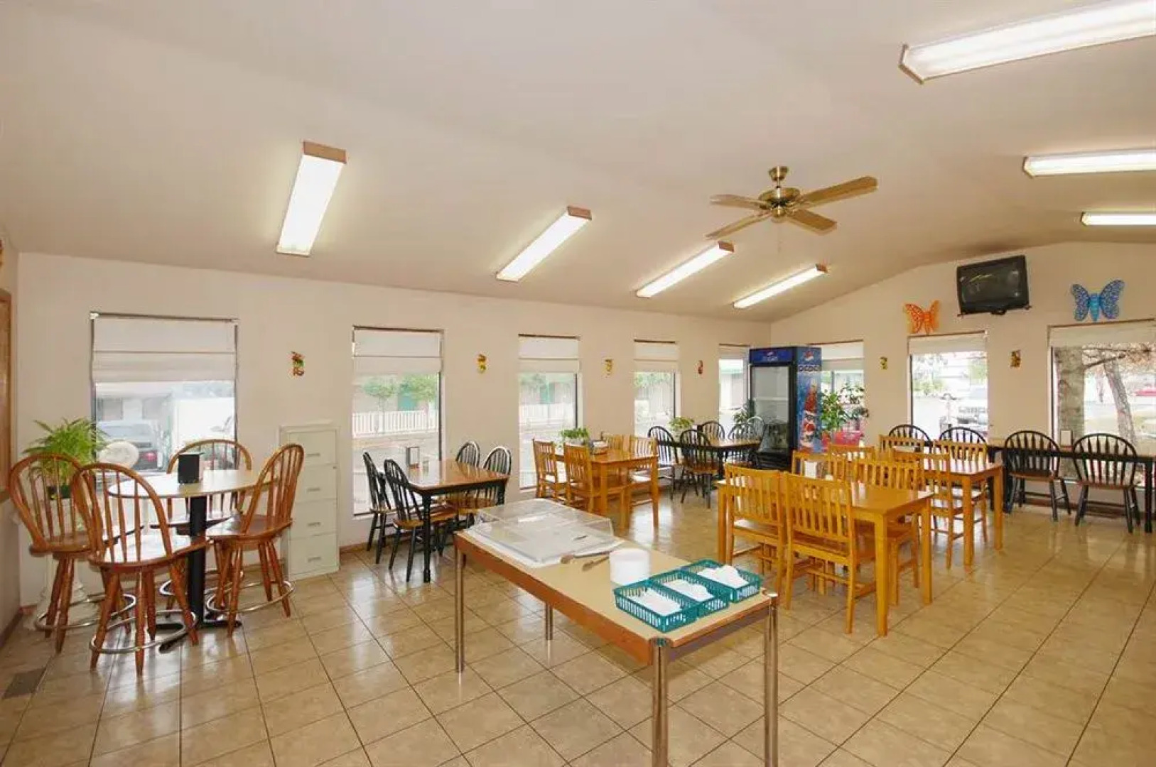 Oak Hill Inn & Suites