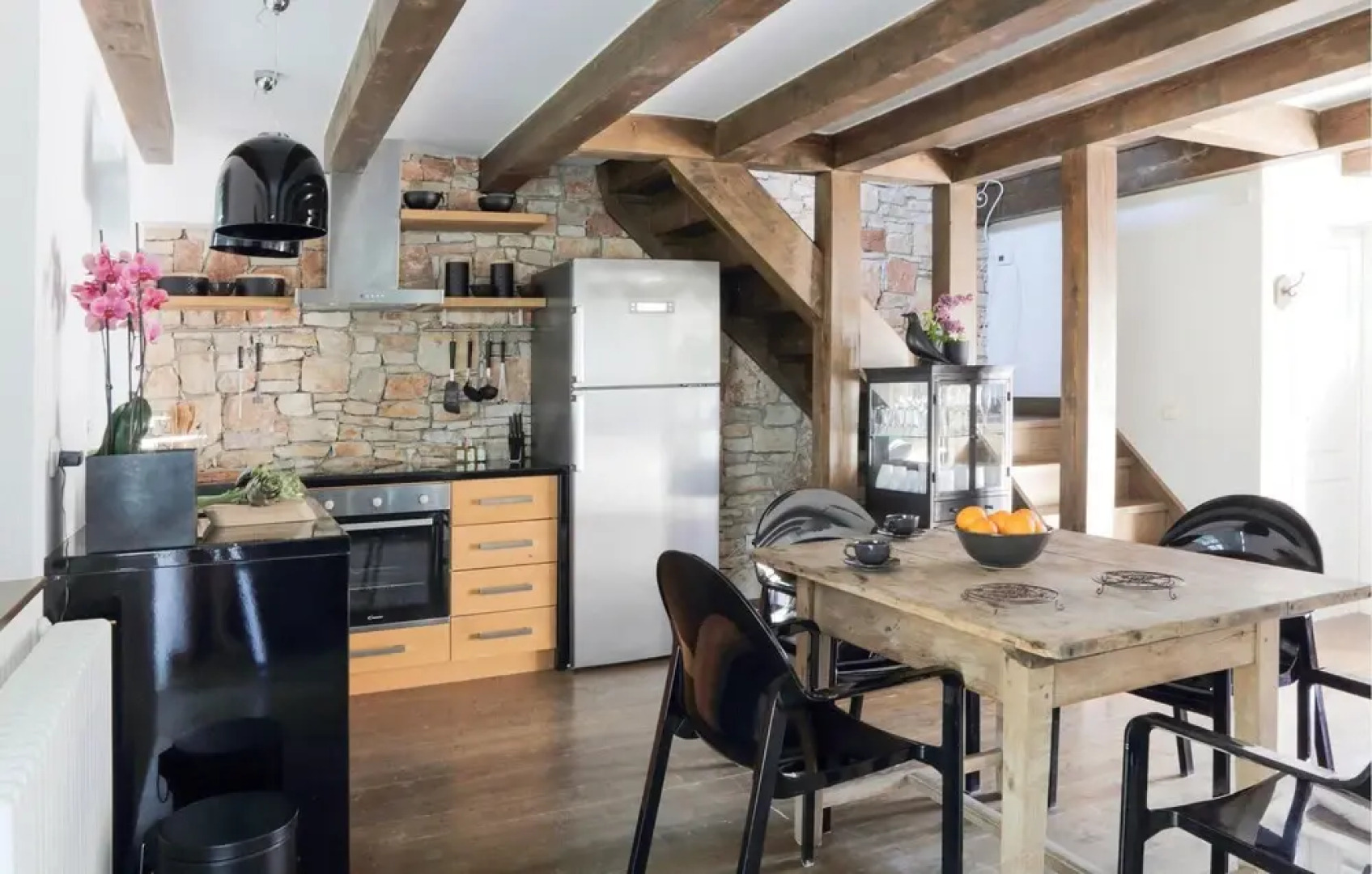 Stunning Home in Liznjan With Sauna, Wifi and 4 Bedrooms