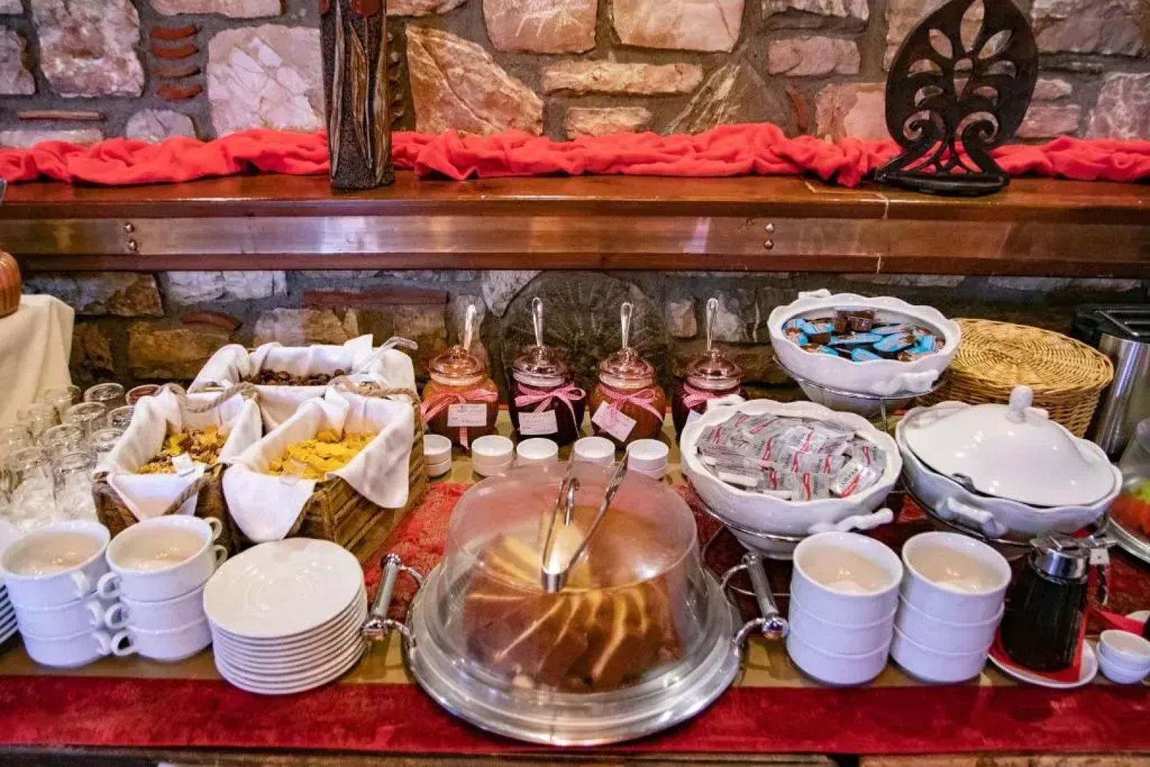 Pandion Boutique Hotel & Suites