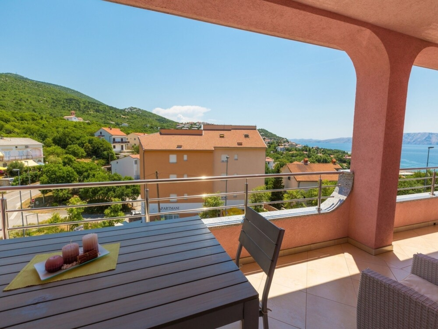 Spacious House Apartment With Swimming Pool & Sea View