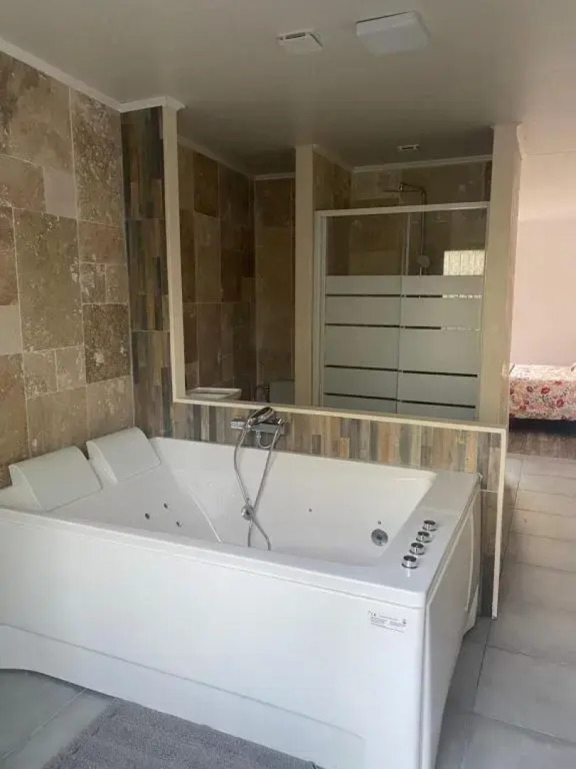 The Montreal Suite (Adults Only)