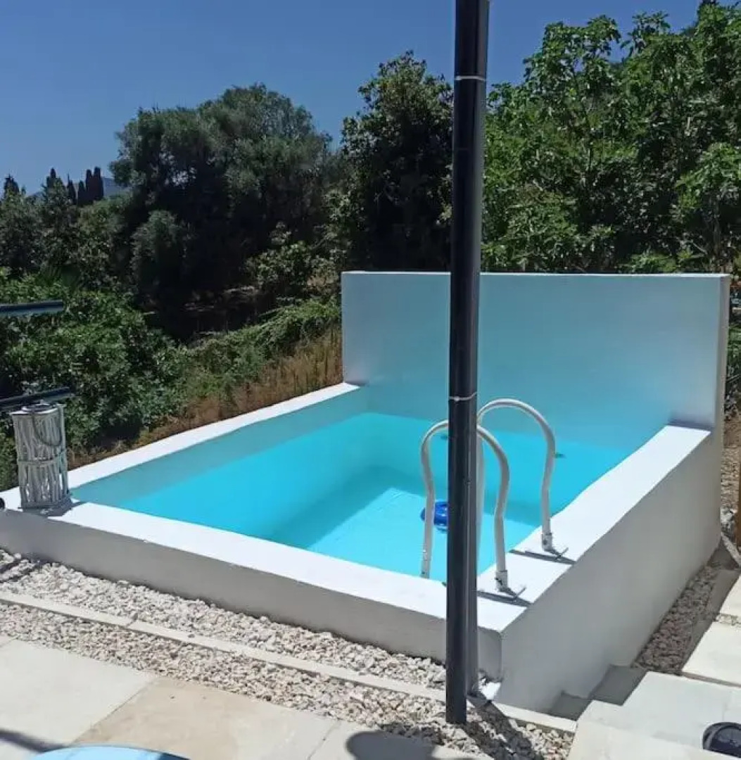 Seaview Mini Villa with Private Pool - 200 metres from the beach