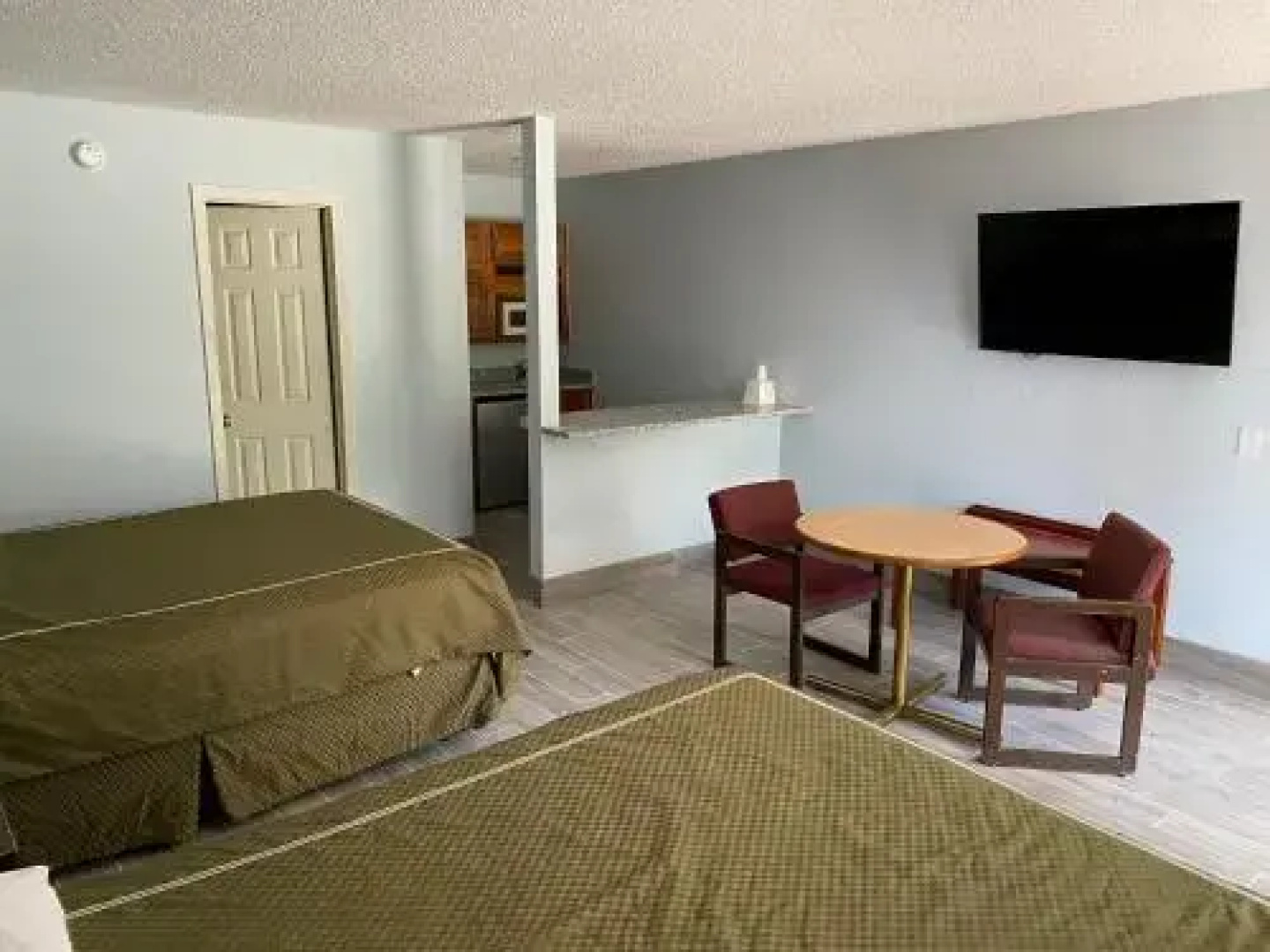 Razorback Inn