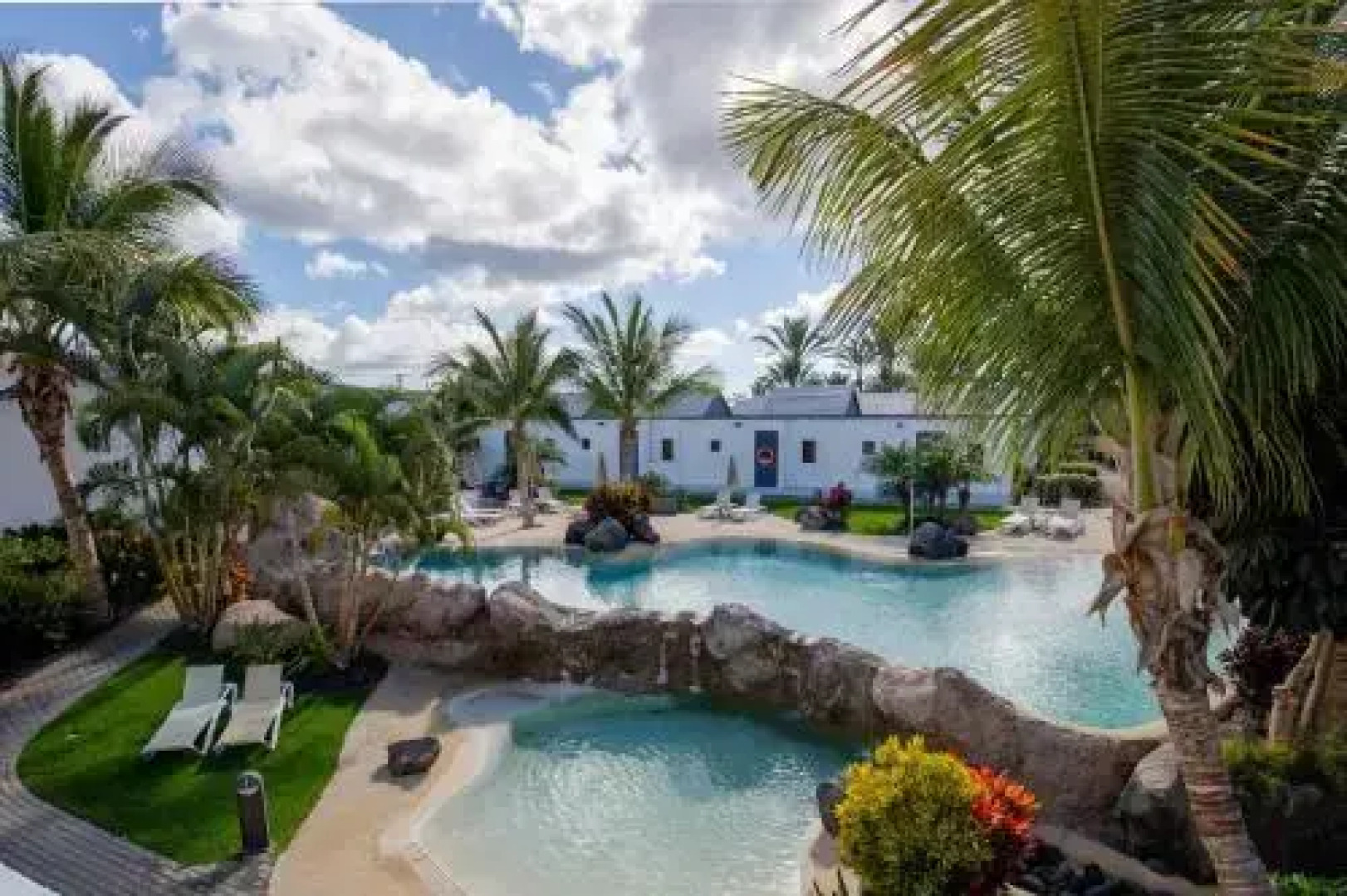 R2 Romantic Fantasia Suites Adults Only