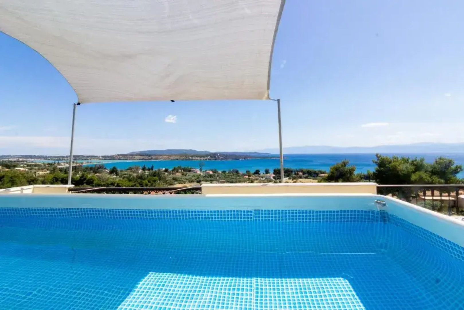House with amazing ocean view and patio - pool