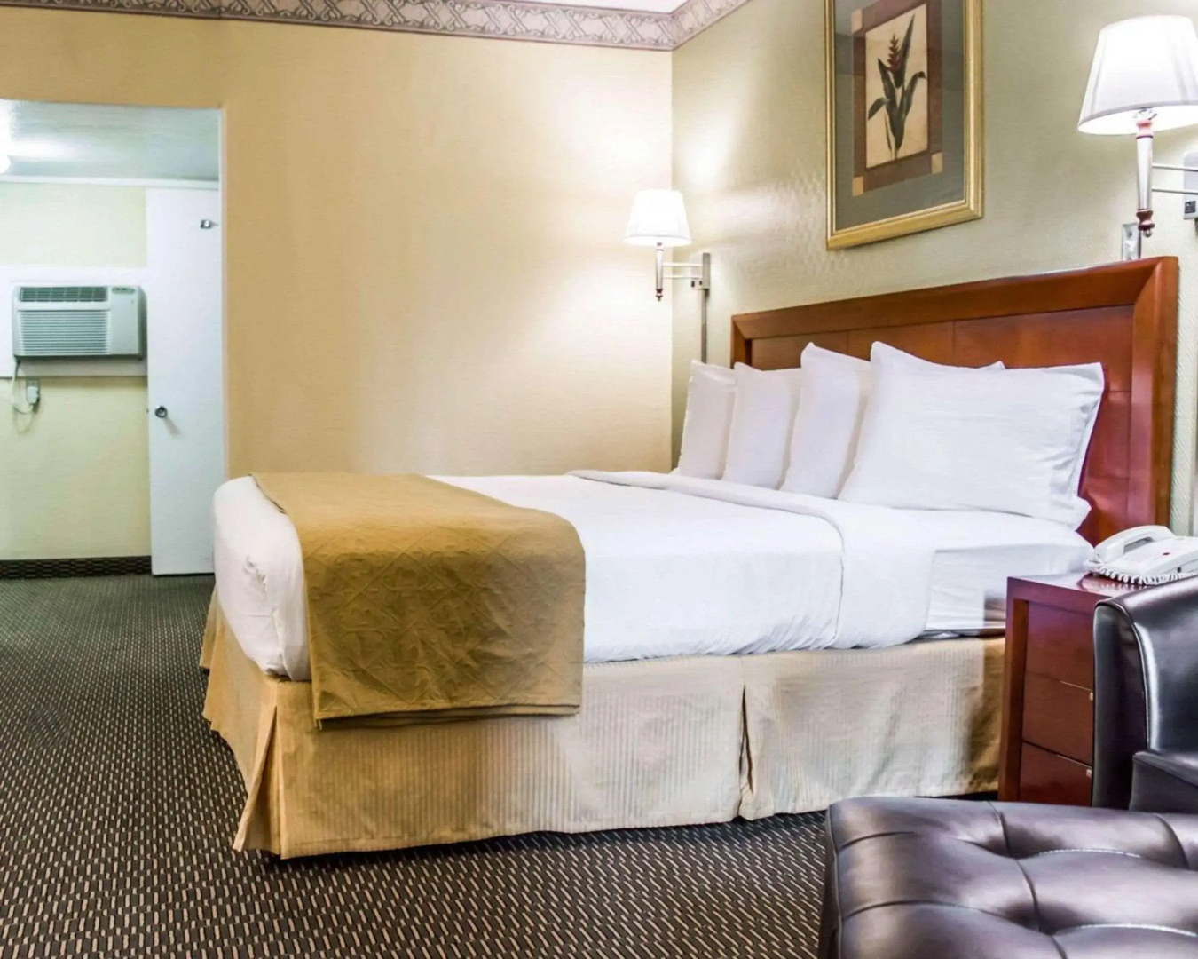 Quality Inn Airport - Cruise Port