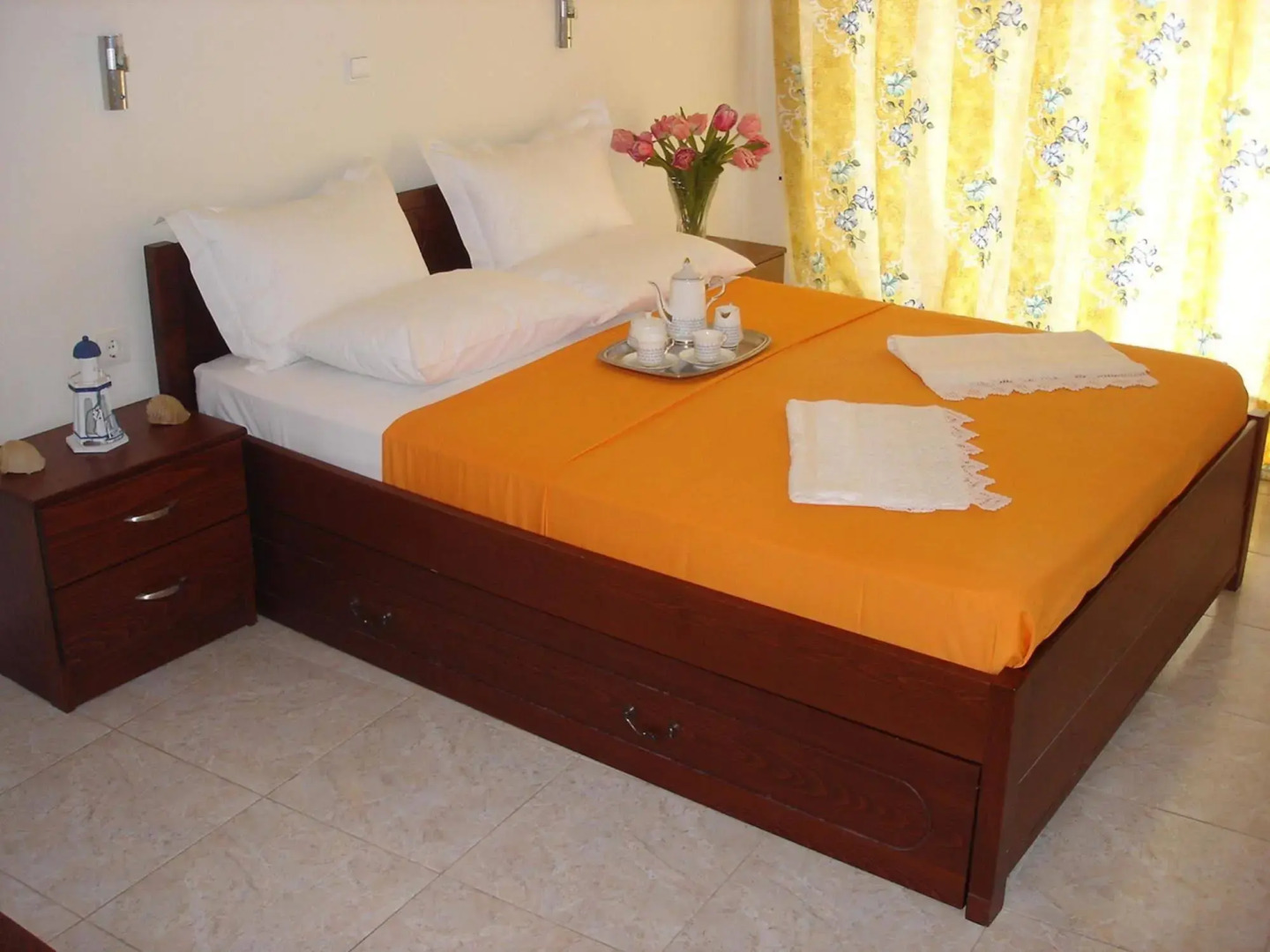 Faros Apartments
