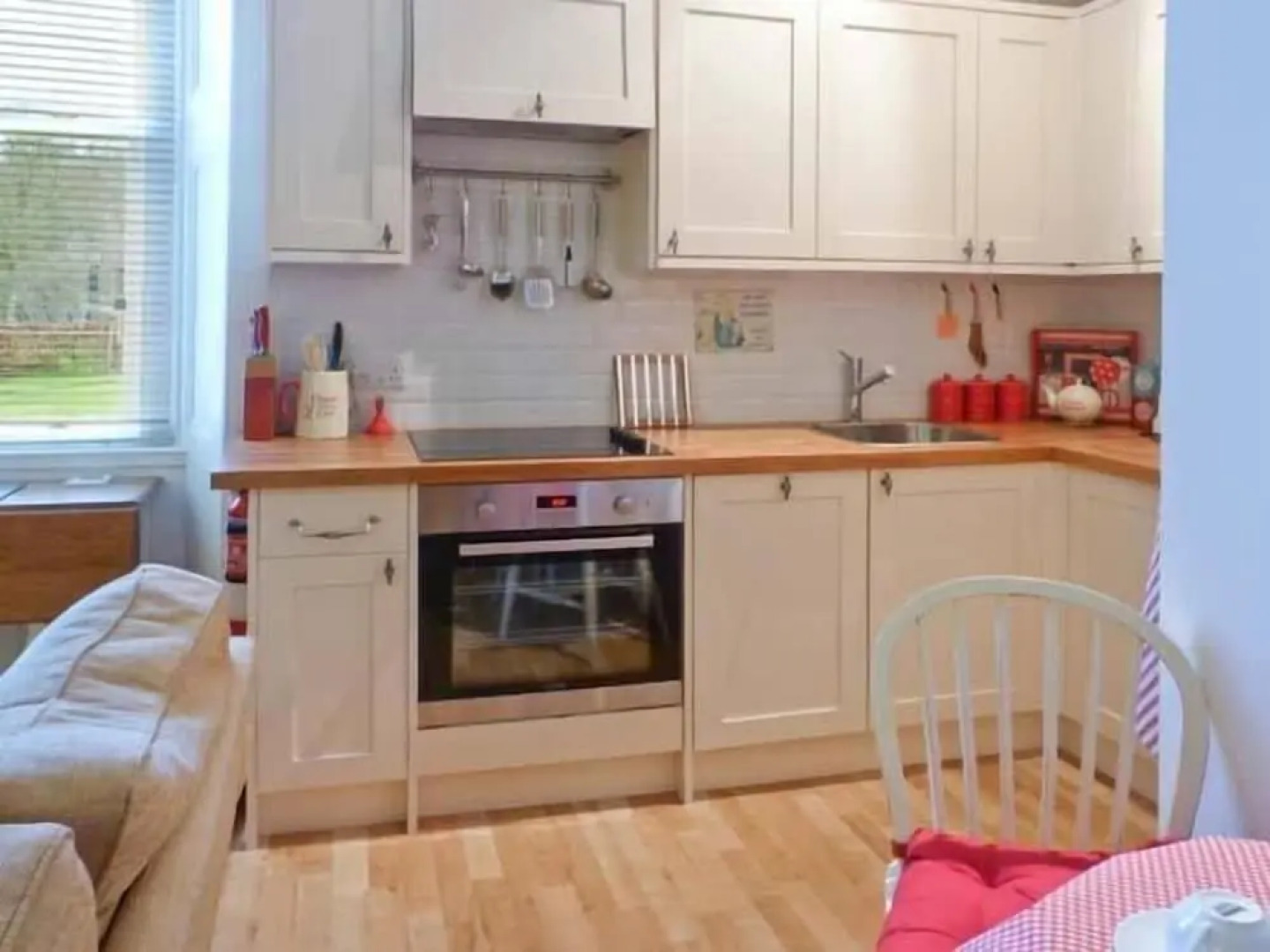 3 Queen Marys Buildings